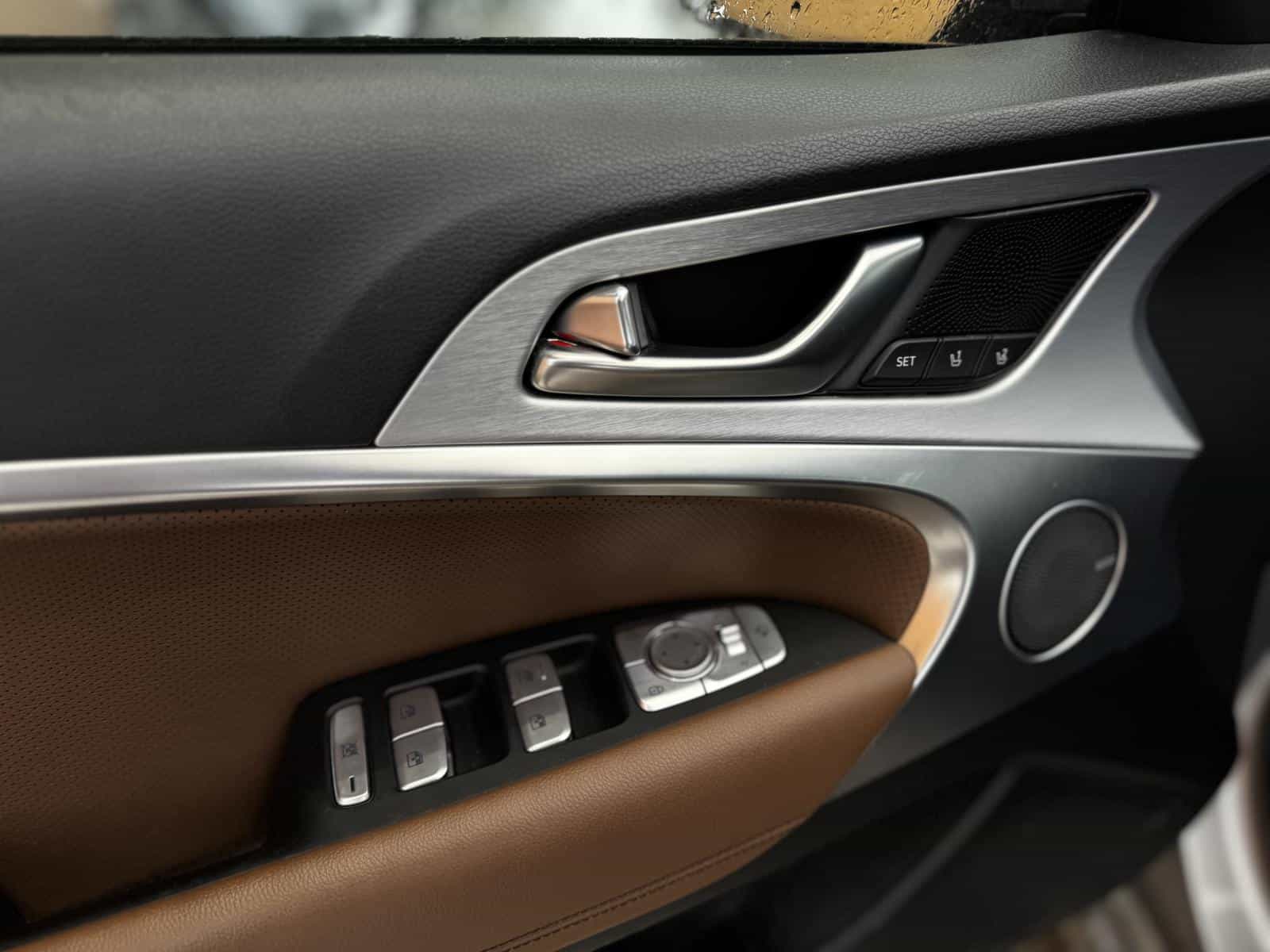 2021 Genesis G70 Elite 2.0T - Image 12