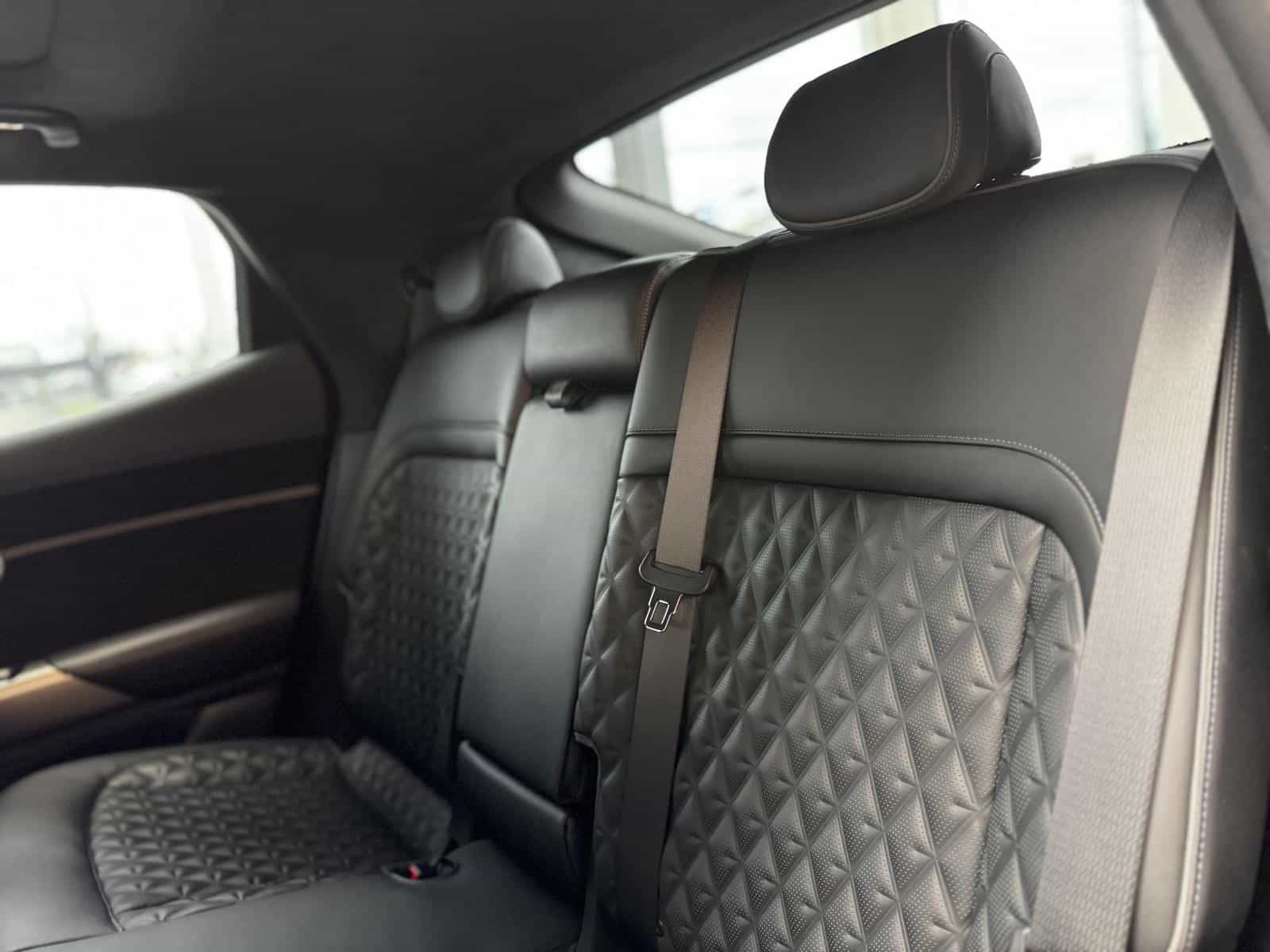 2023 Genesis GV60 Advanced - Image 11