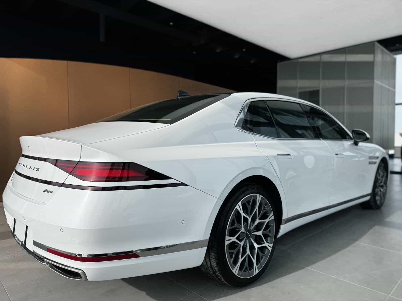 2023 Genesis G90 3.5T e-SC - Image 8