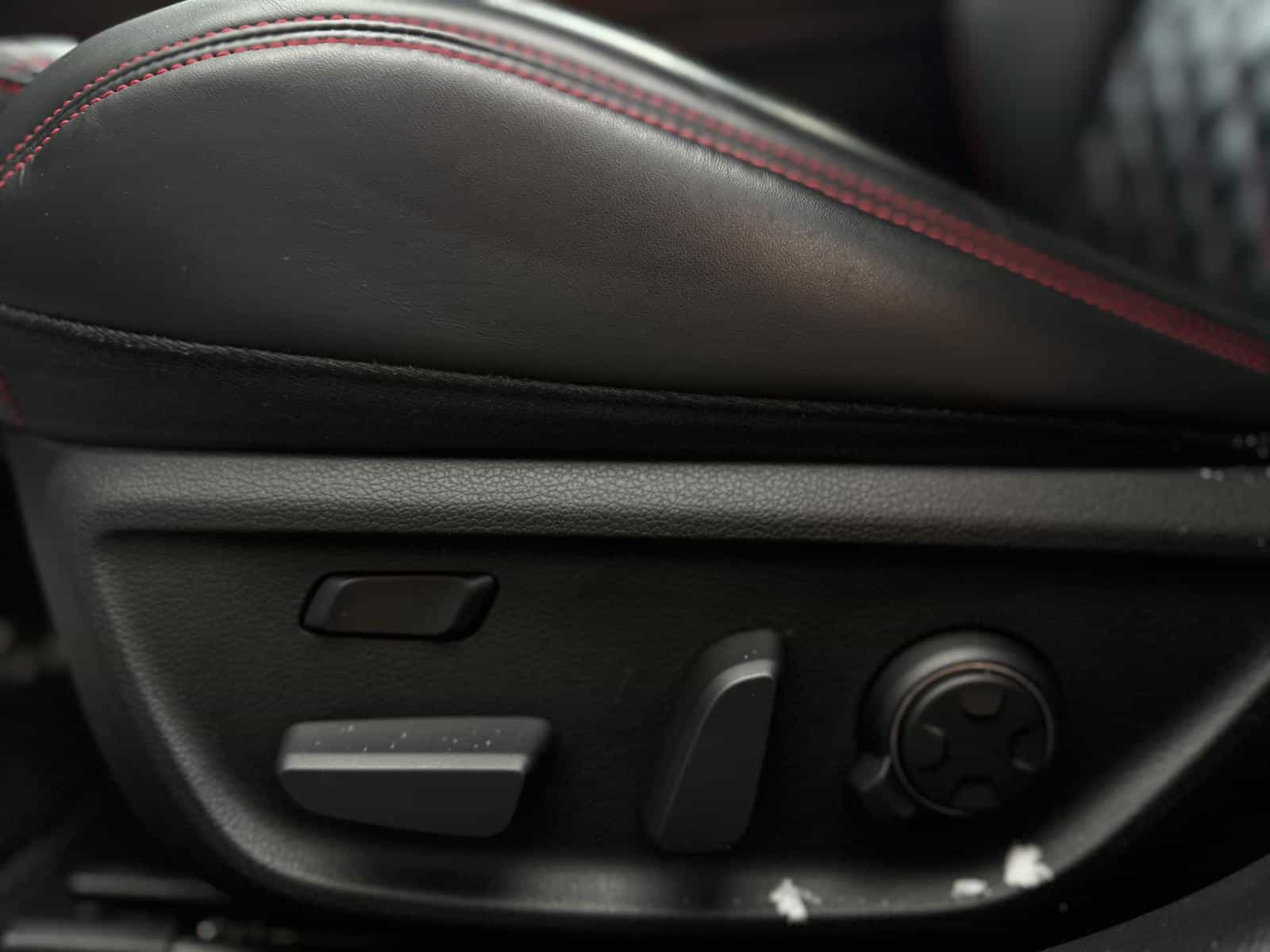 2023 Genesis G70 3.3T Sport - Image 12