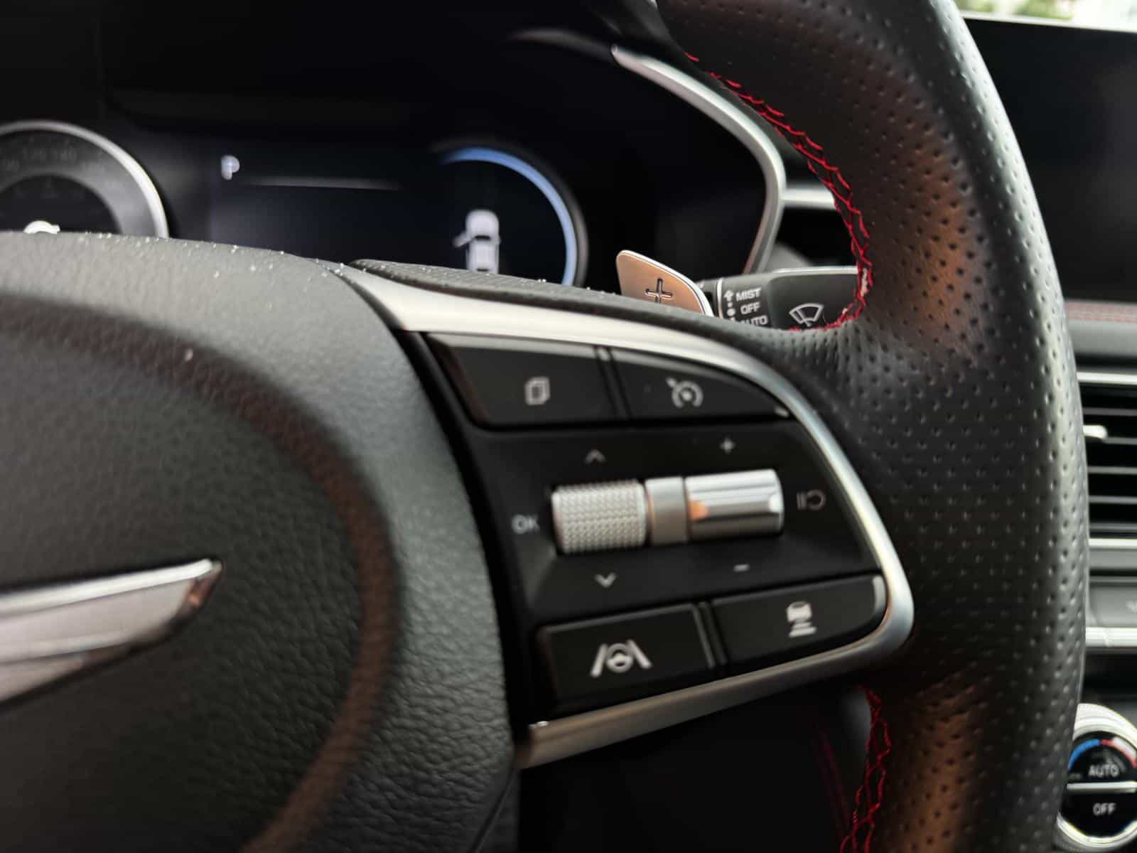 2023 Genesis G70 3.3T Sport - Image 18