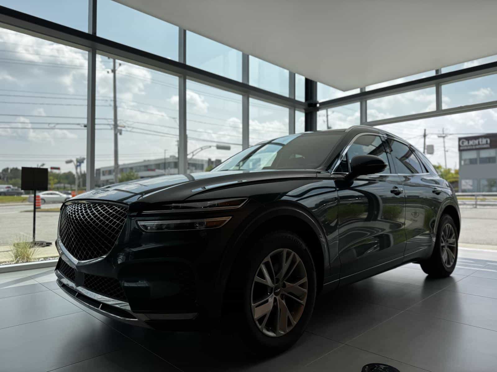 2022 Genesis GV70 Select 2.5T - Image 4