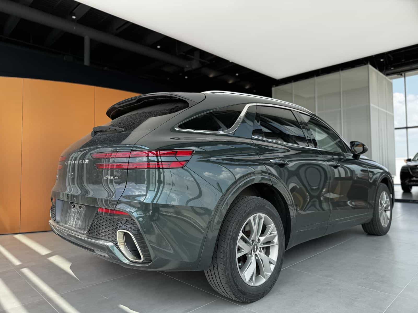 2022 Genesis GV70 Select 2.5T - Image 8