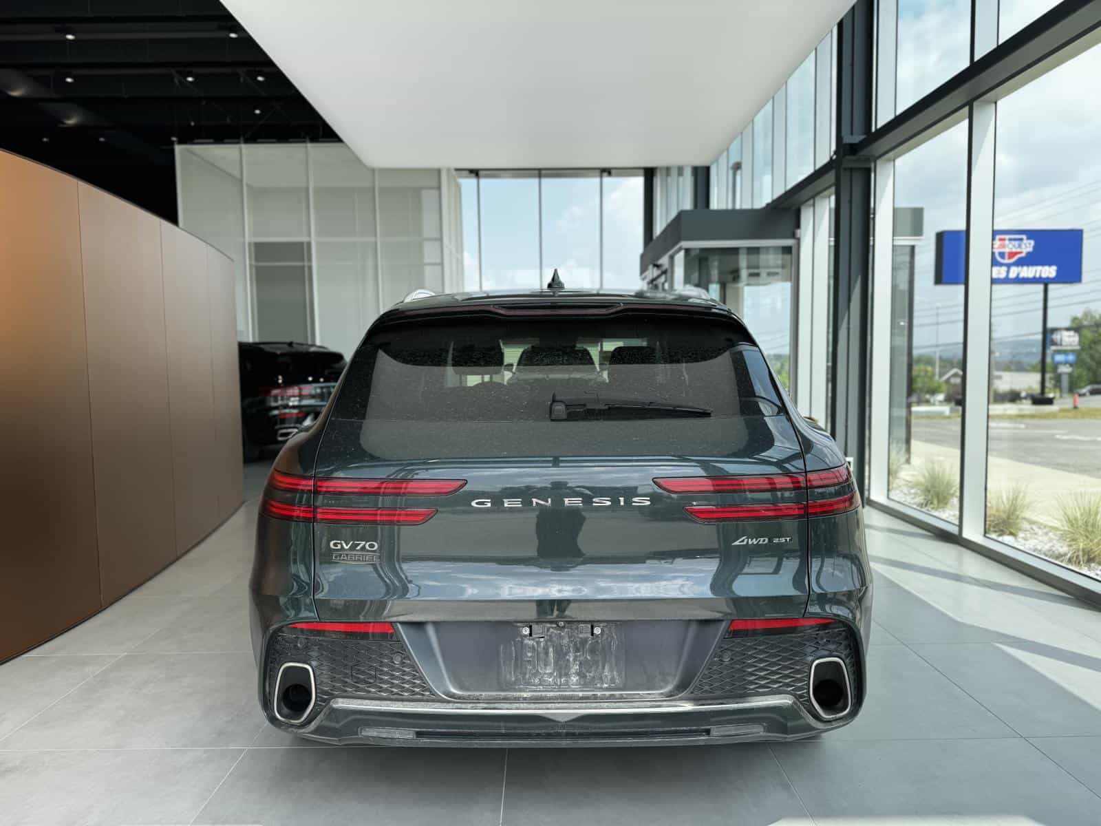 2022 Genesis GV70 Select 2.5T - Image 7