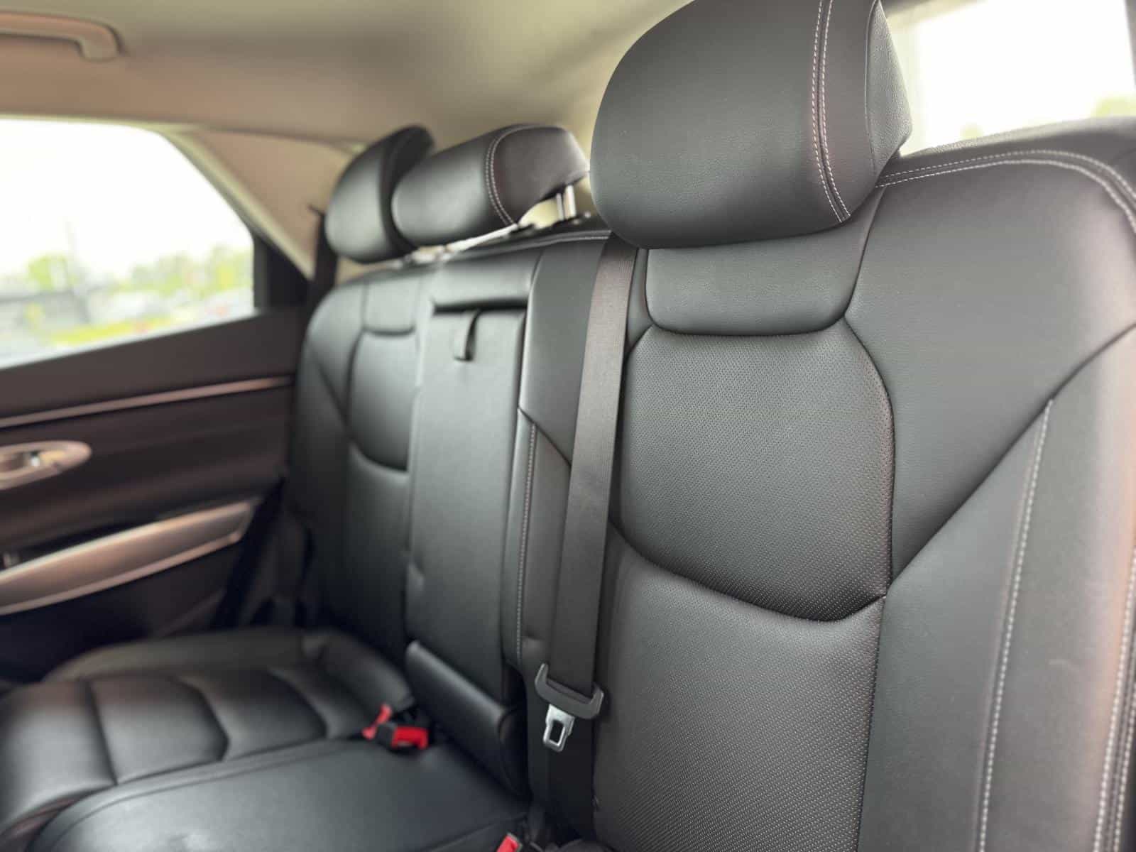 2022 Genesis GV70 Select 2.5T - Image 10