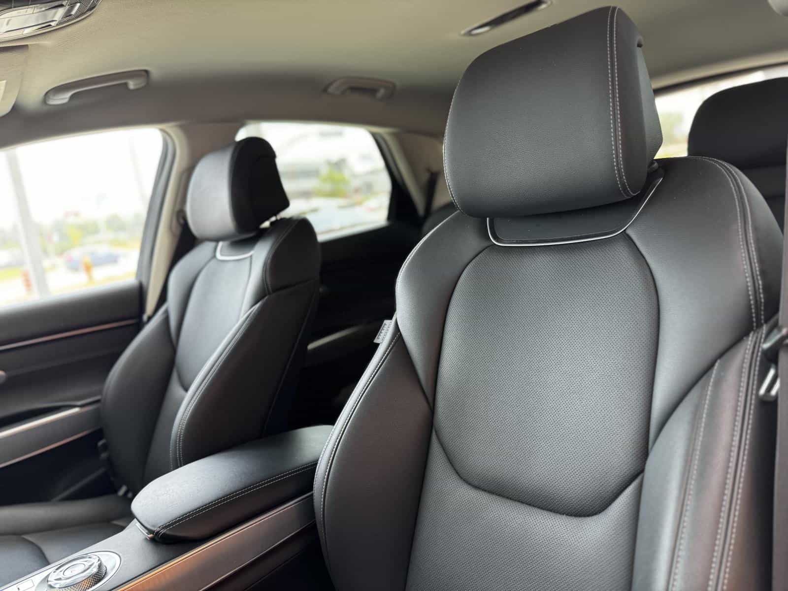 2022 Genesis GV70 Select 2.5T - Image 13