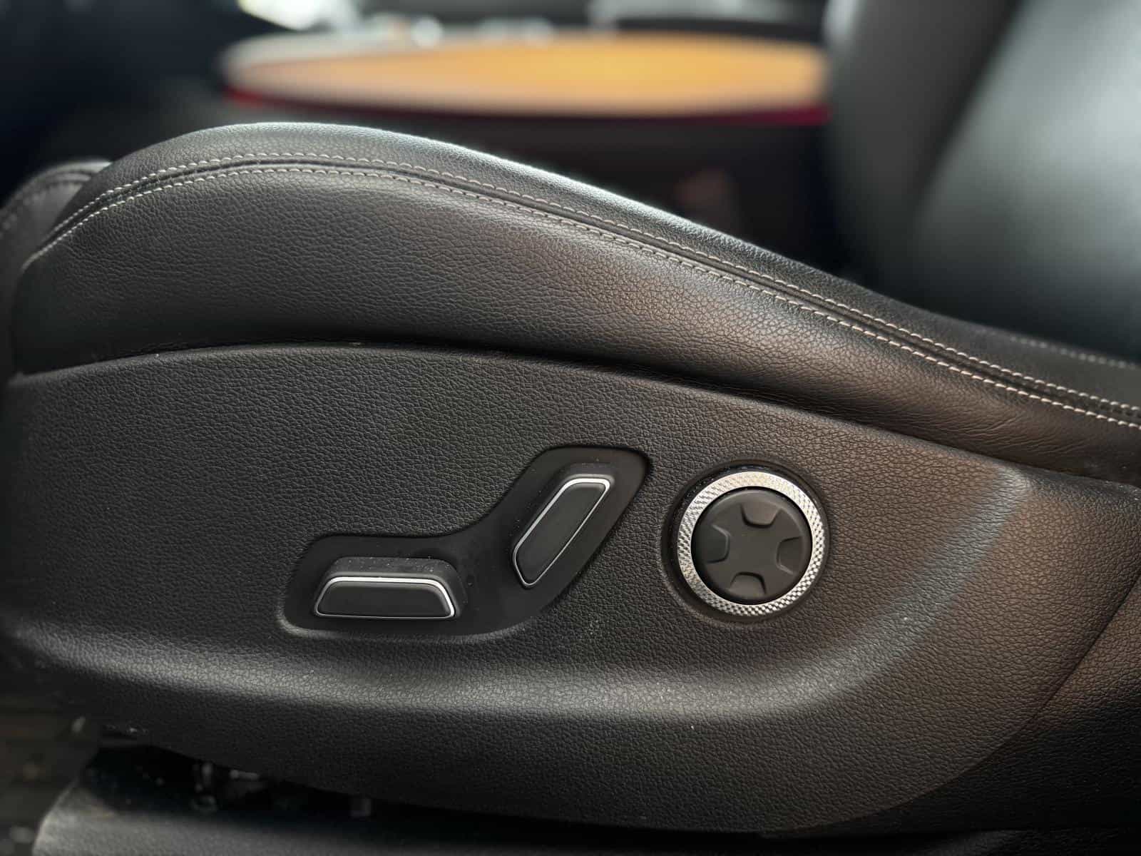 2022 Genesis GV70 Select 2.5T - Image 12