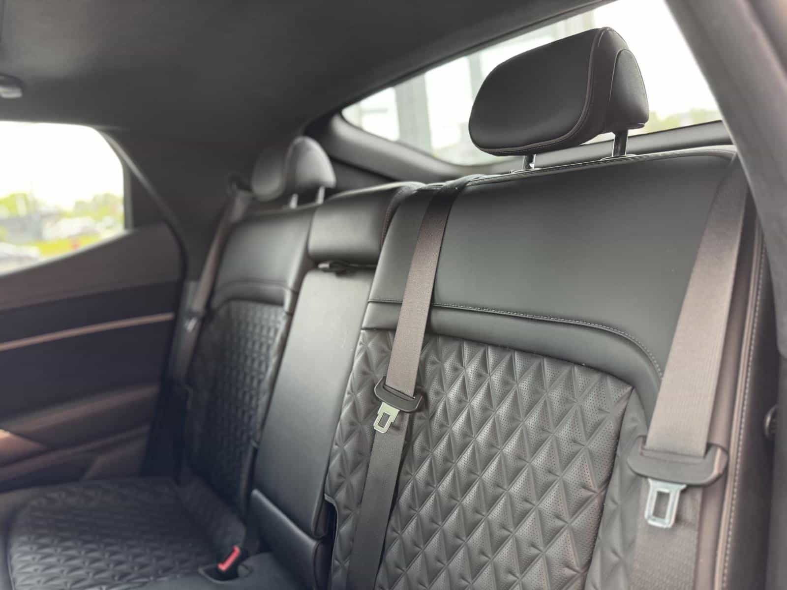 2023 Genesis GV60 Advanced - Image 11