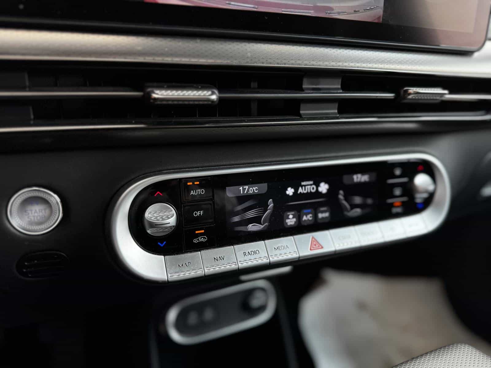 2023 Genesis GV60 Advanced - Image 21