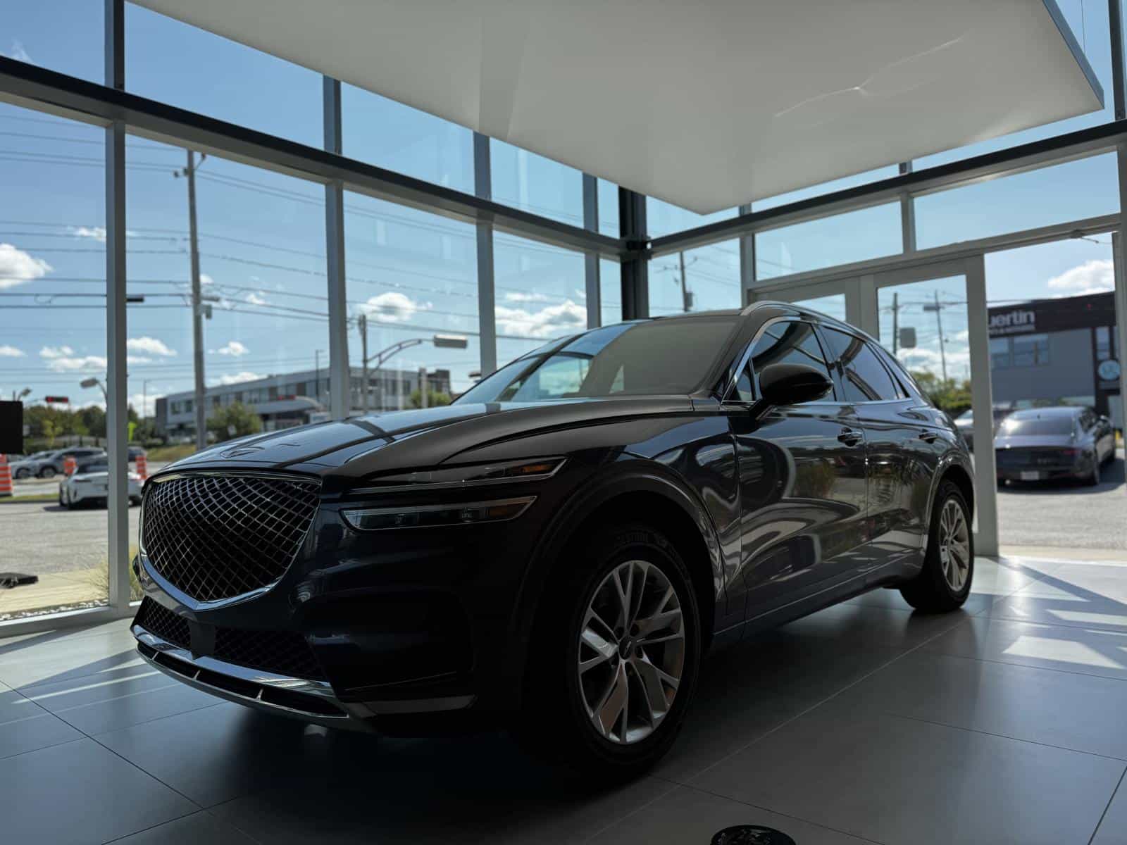 2022 Genesis GV70 Select 2.5T - Image 4
