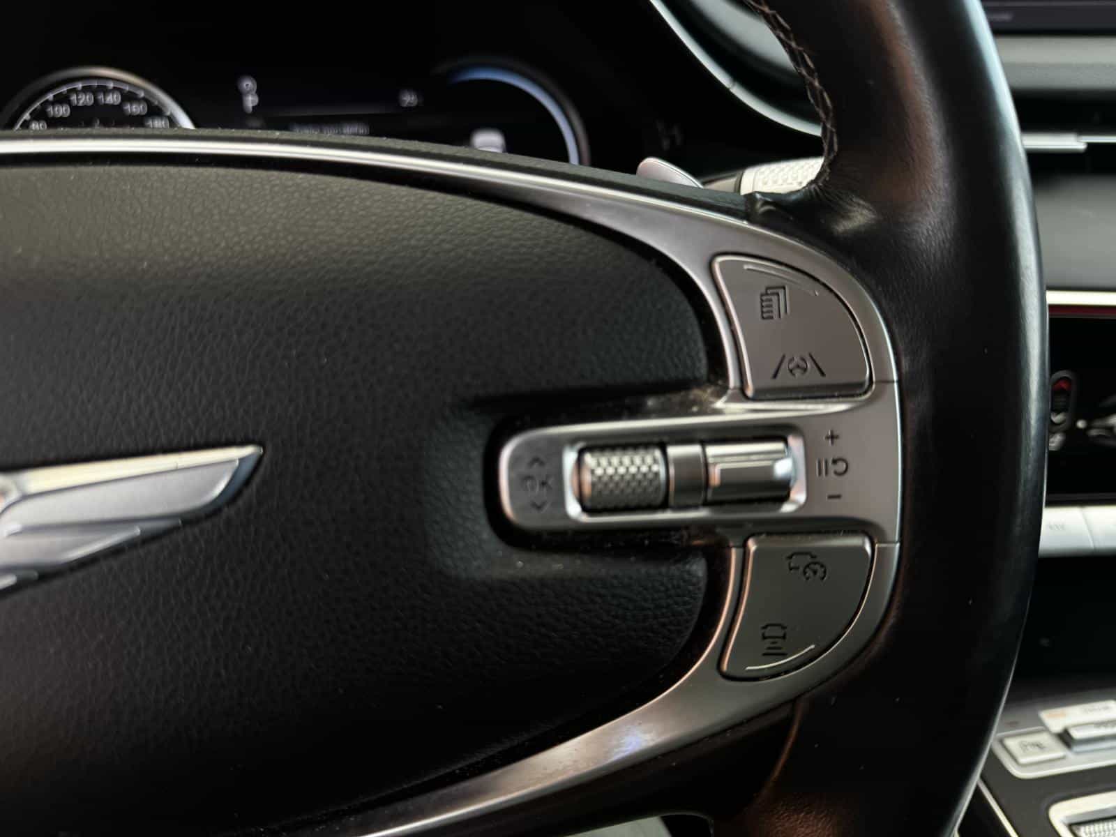 2022 Genesis GV70 Select 2.5T - Image 17