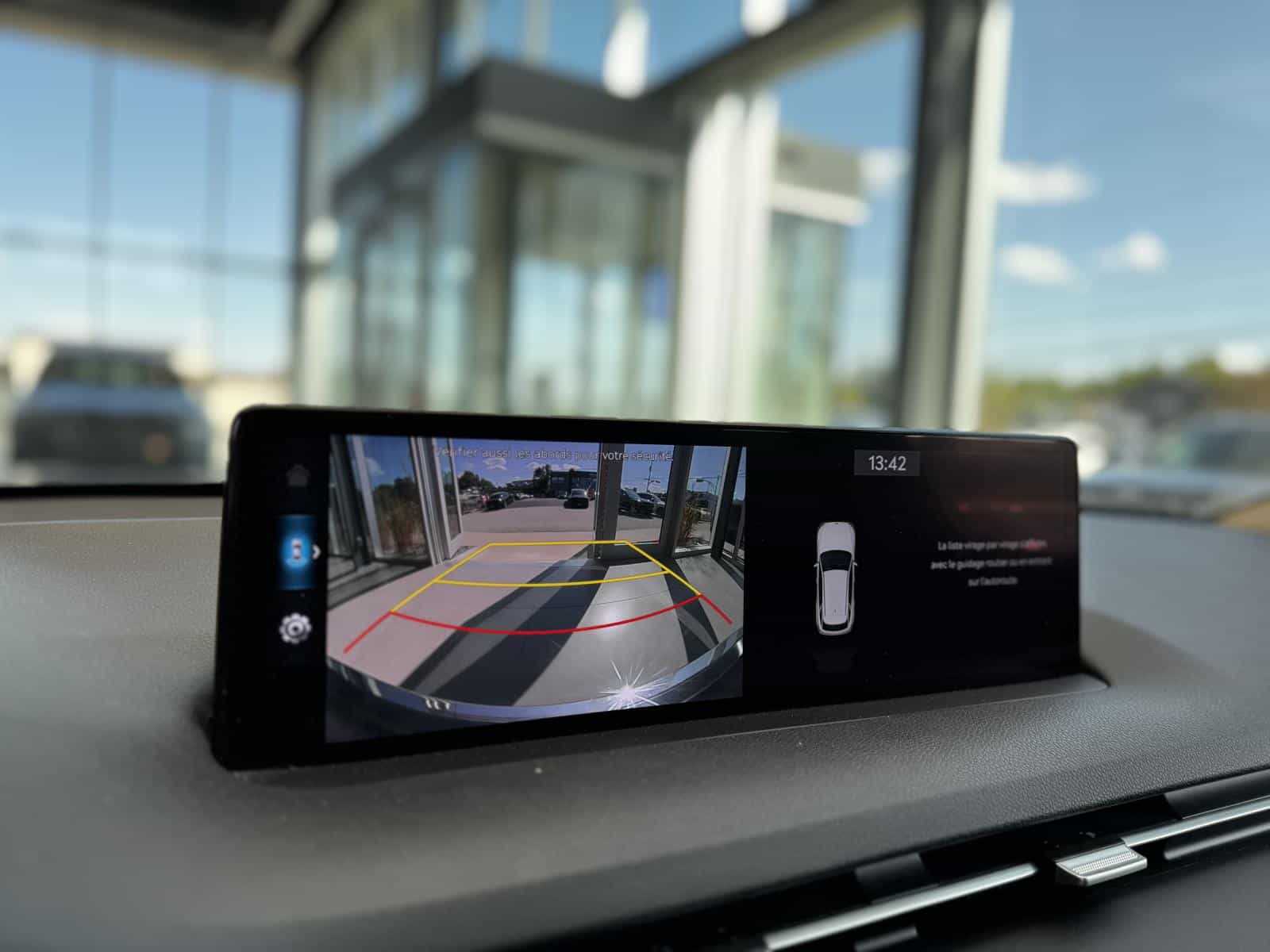 2022 Genesis GV70 Select 2.5T - Image 18