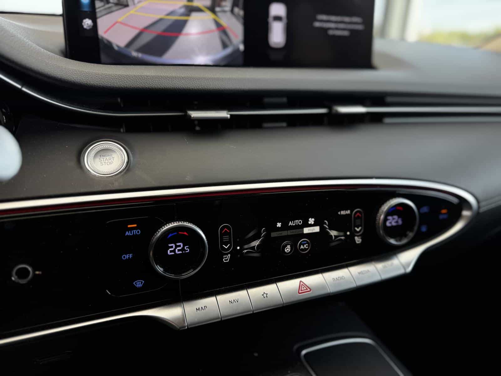 2022 Genesis GV70 Select 2.5T - Image 19