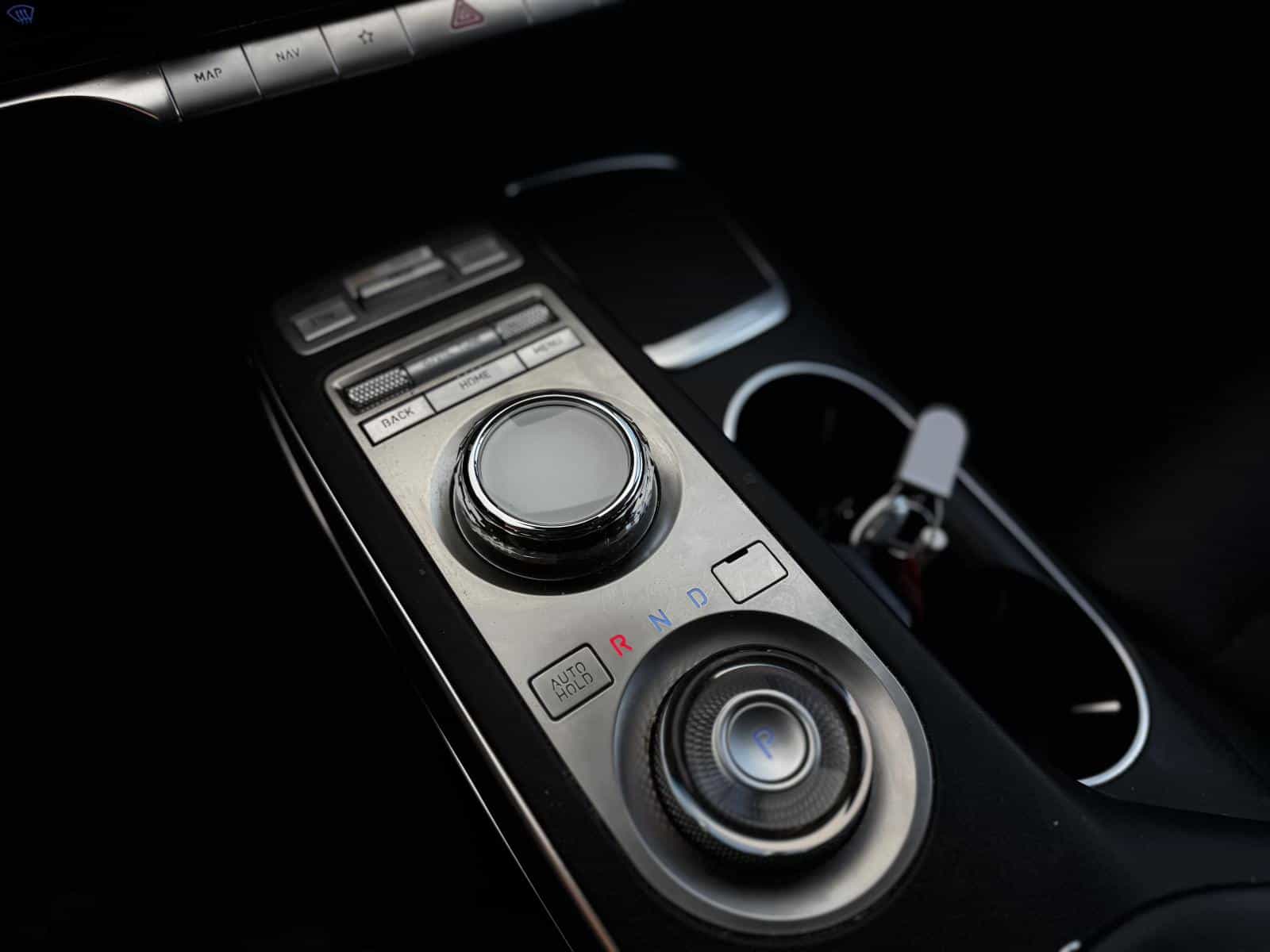2022 Genesis GV70 Select 2.5T - Image 20