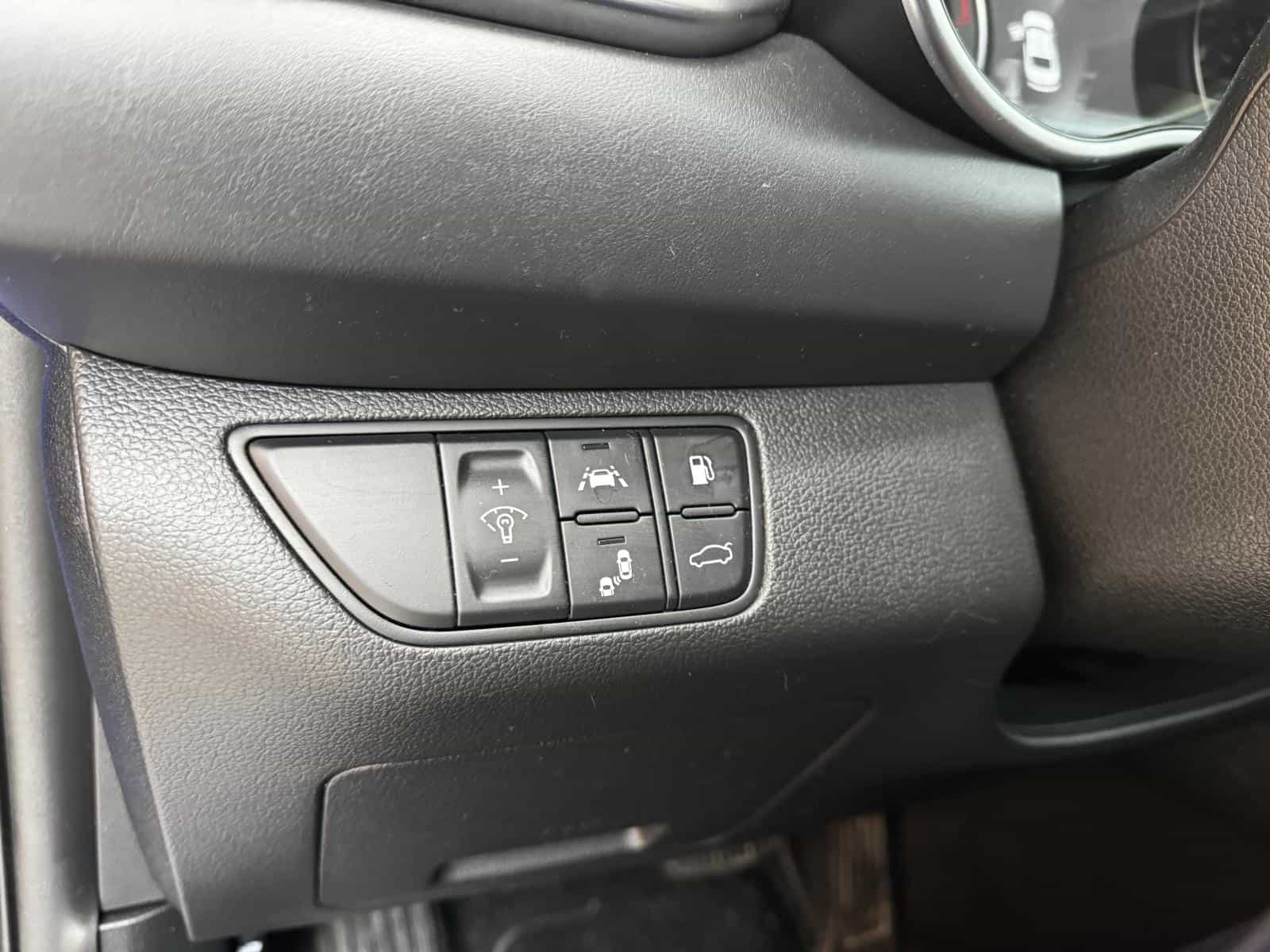 2021 Genesis G70 Elite 2.0T - Image 18