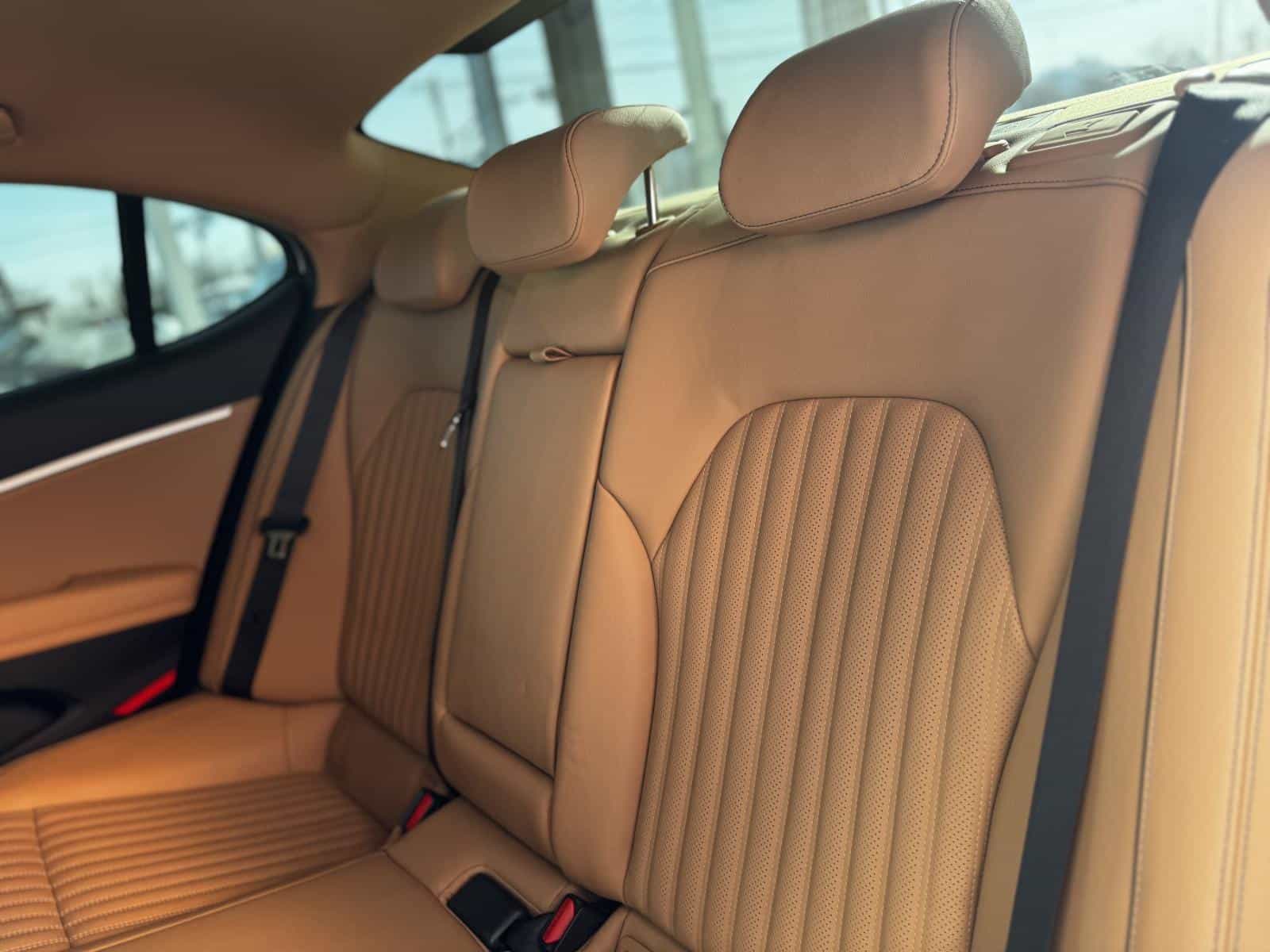 2024 Genesis G70 Advanced 2.5T - Image 11