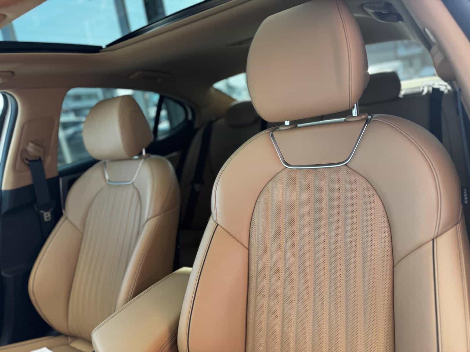 2024 Genesis G70 Advanced 2.5T - Image 16