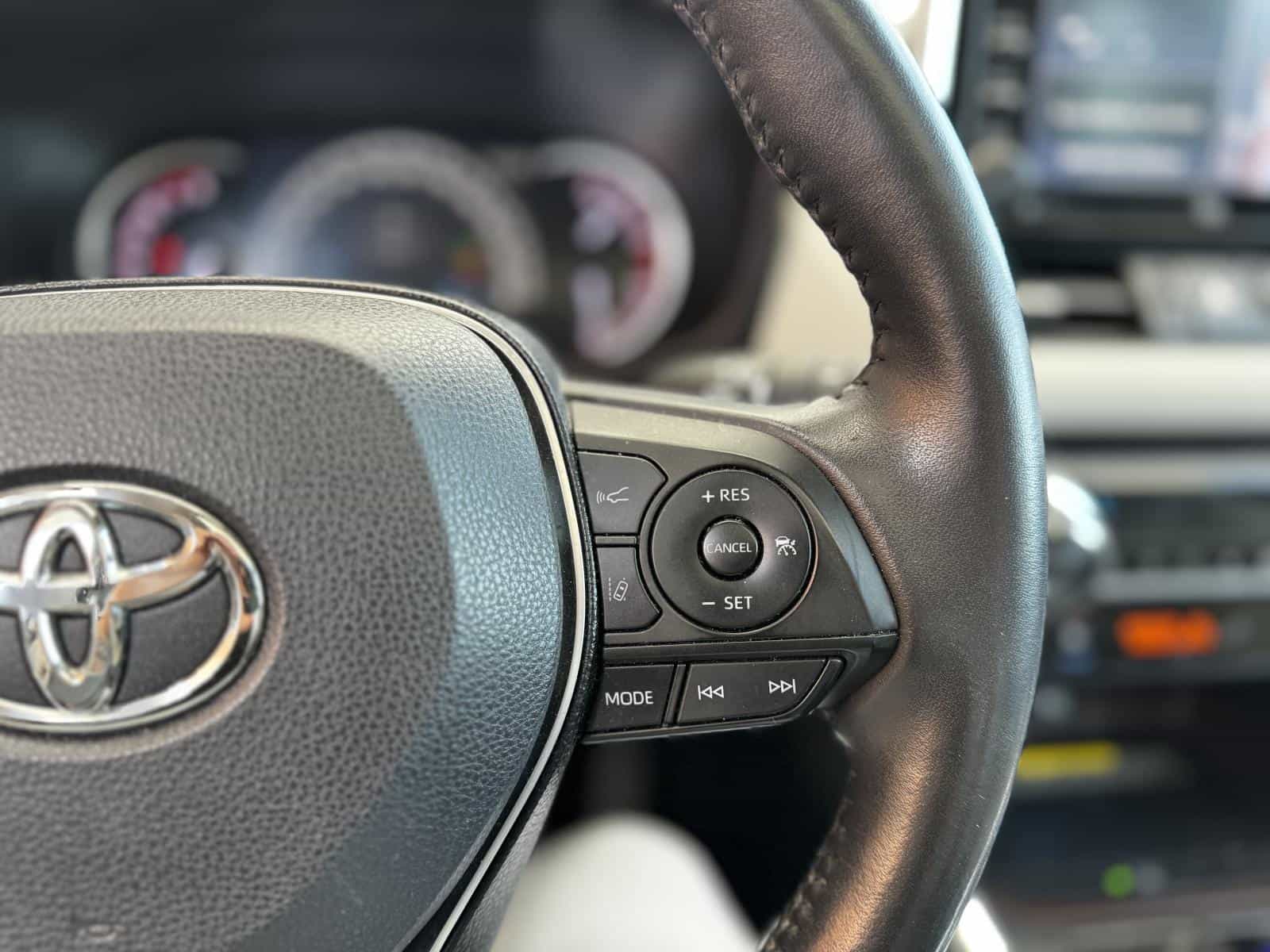 2019 Toyota Rav4 Limited - Image 19