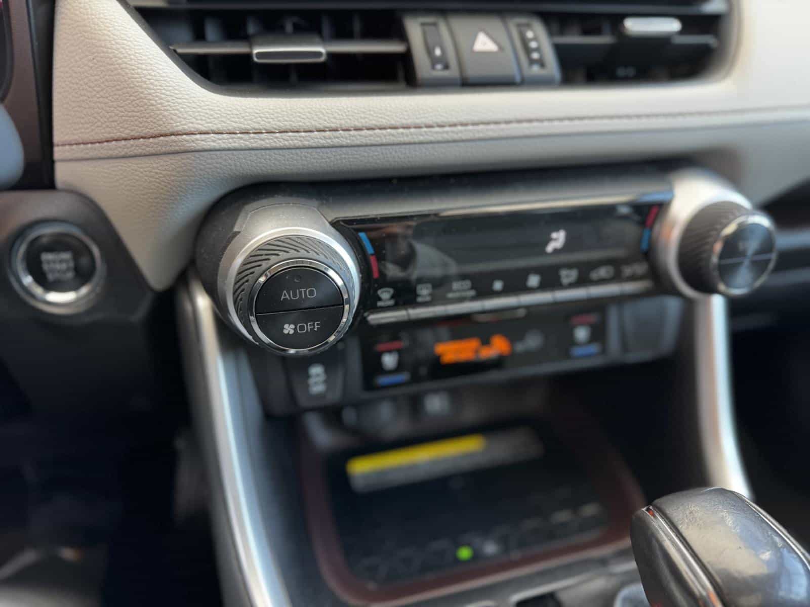 2019 Toyota Rav4 Limited - Image 21