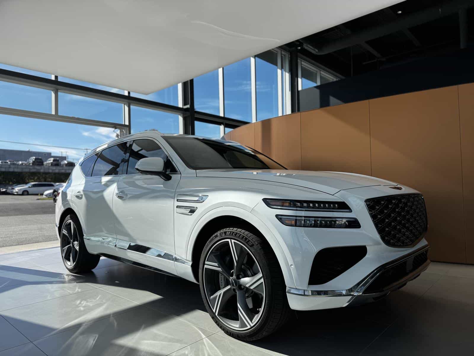 2025 Genesis GV80 3.5T PRESTIGE 7P AWD - Image 1