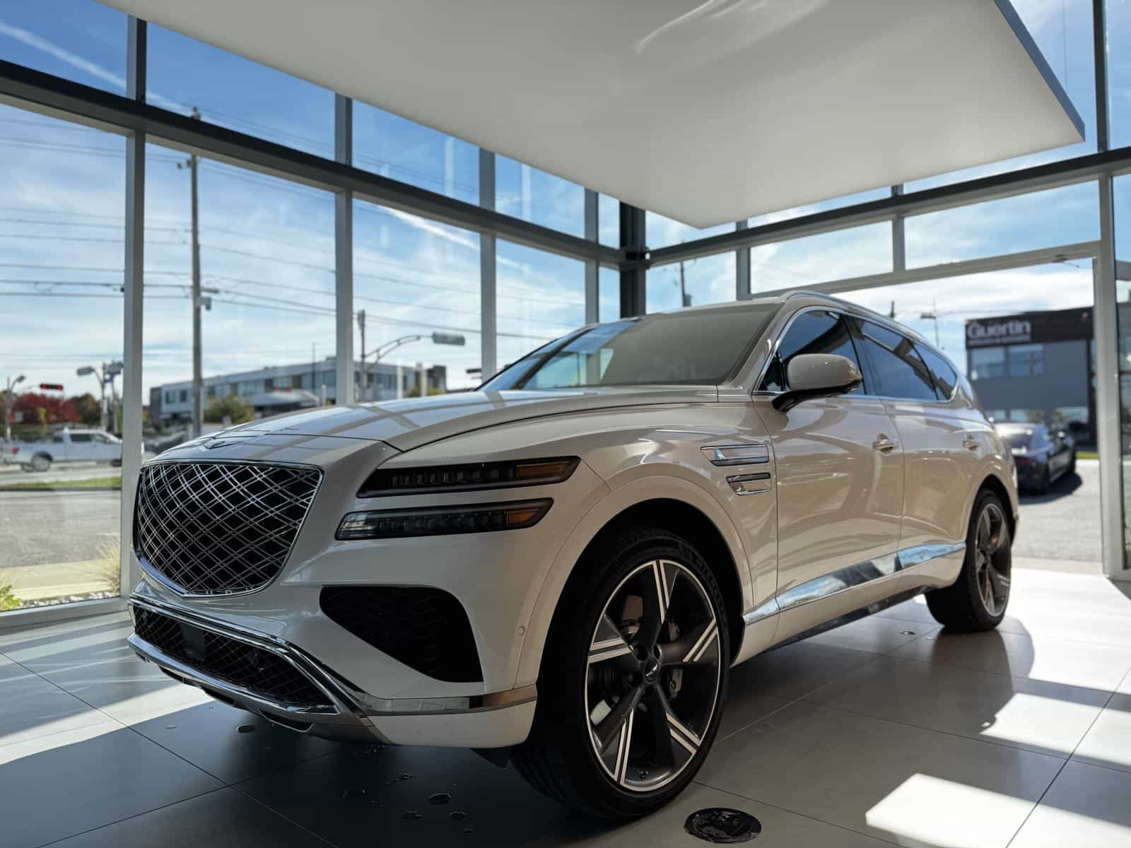 2025 Genesis GV80 3.5T PRESTIGE 7P AWD - Image 4