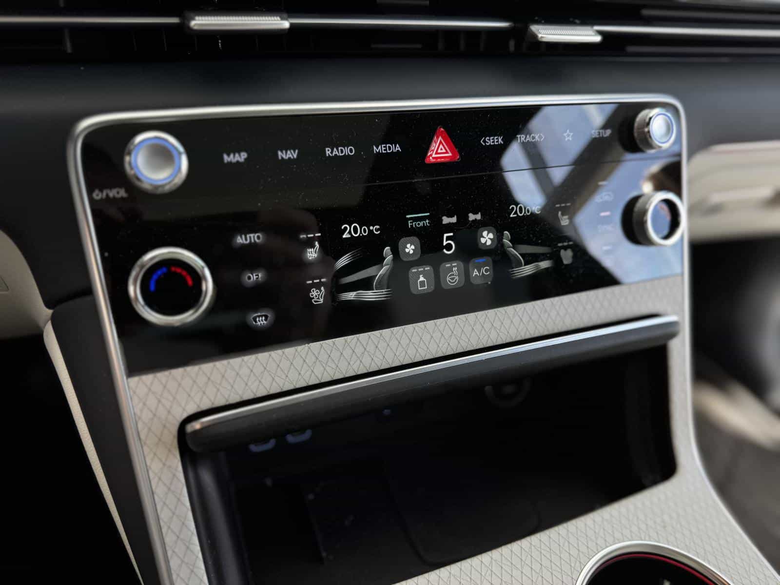 2025 Genesis GV80 3.5T PRESTIGE 7P AWD - Image 22