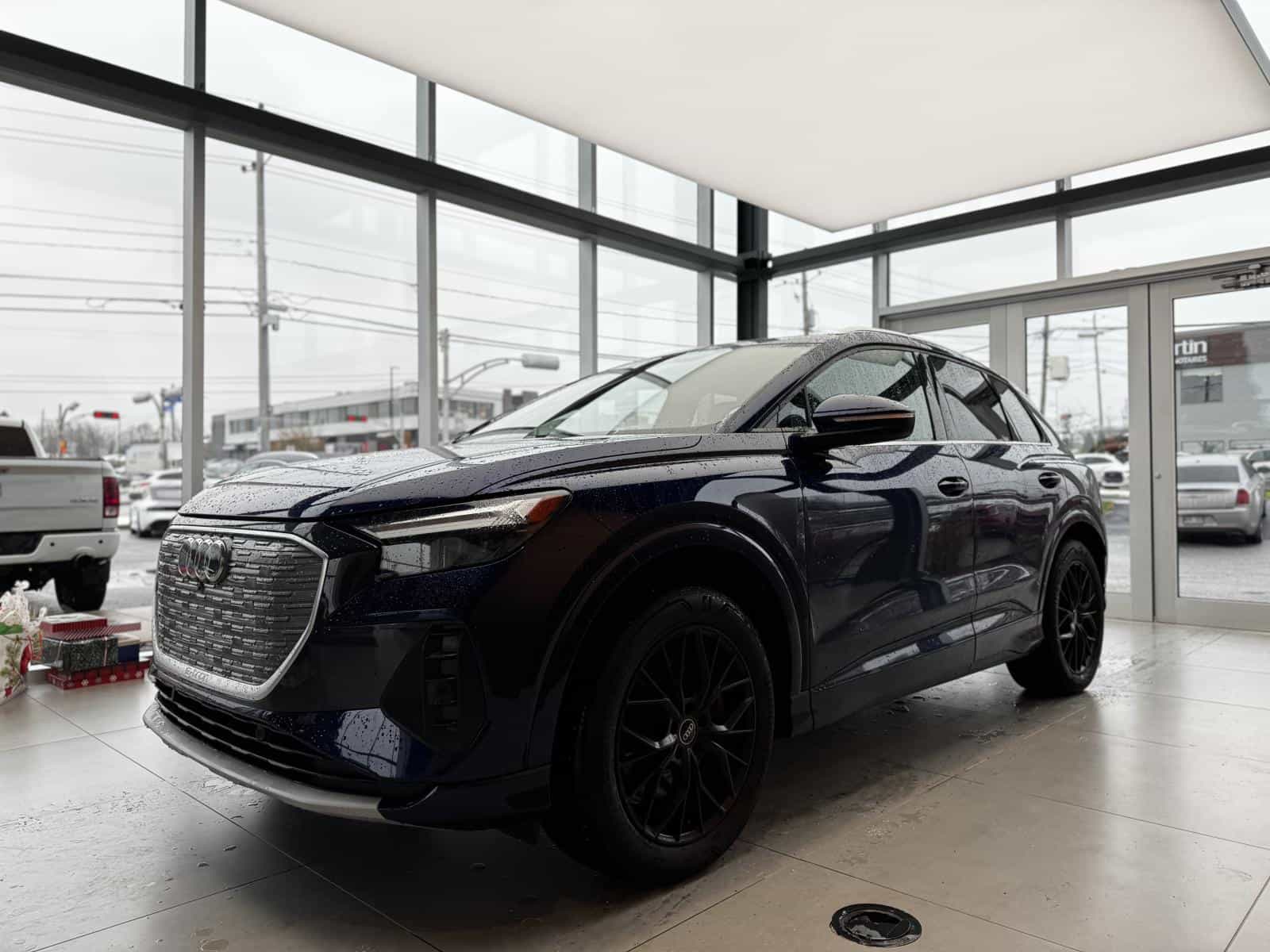 2024 Audi Q4 e-tron 50 - Image 4