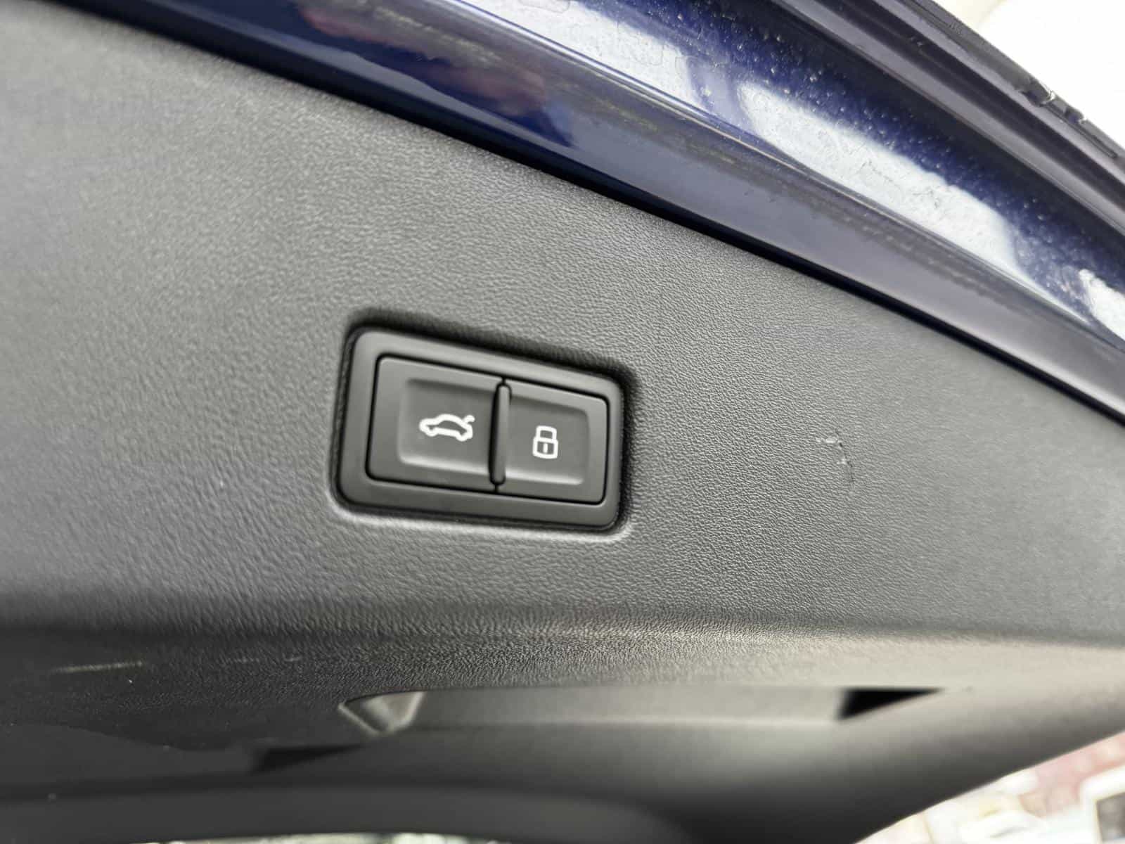 2024 Audi Q4 e-tron 50 - Image 9