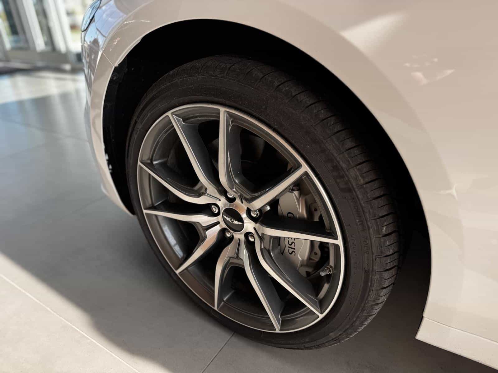 2025 Genesis G70 Prestige 2.5T - Image 5