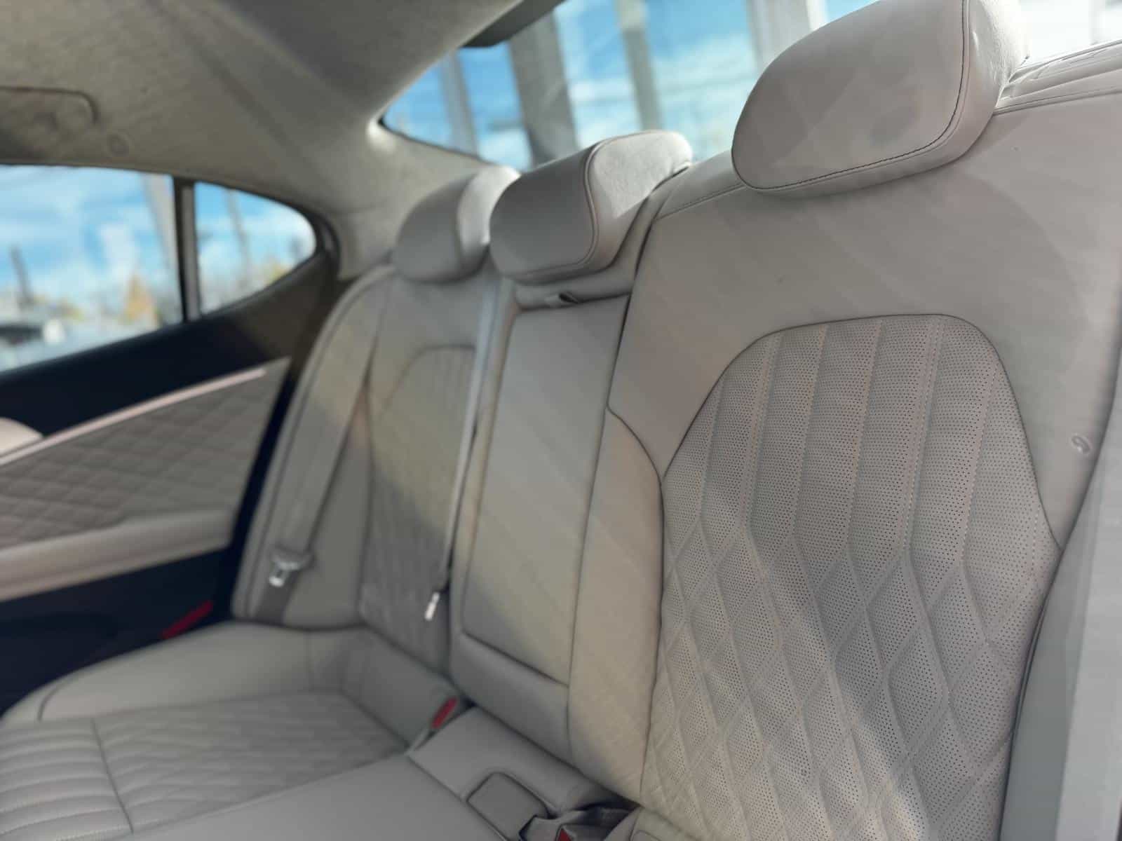 2025 Genesis G70 Prestige 2.5T - Image 12