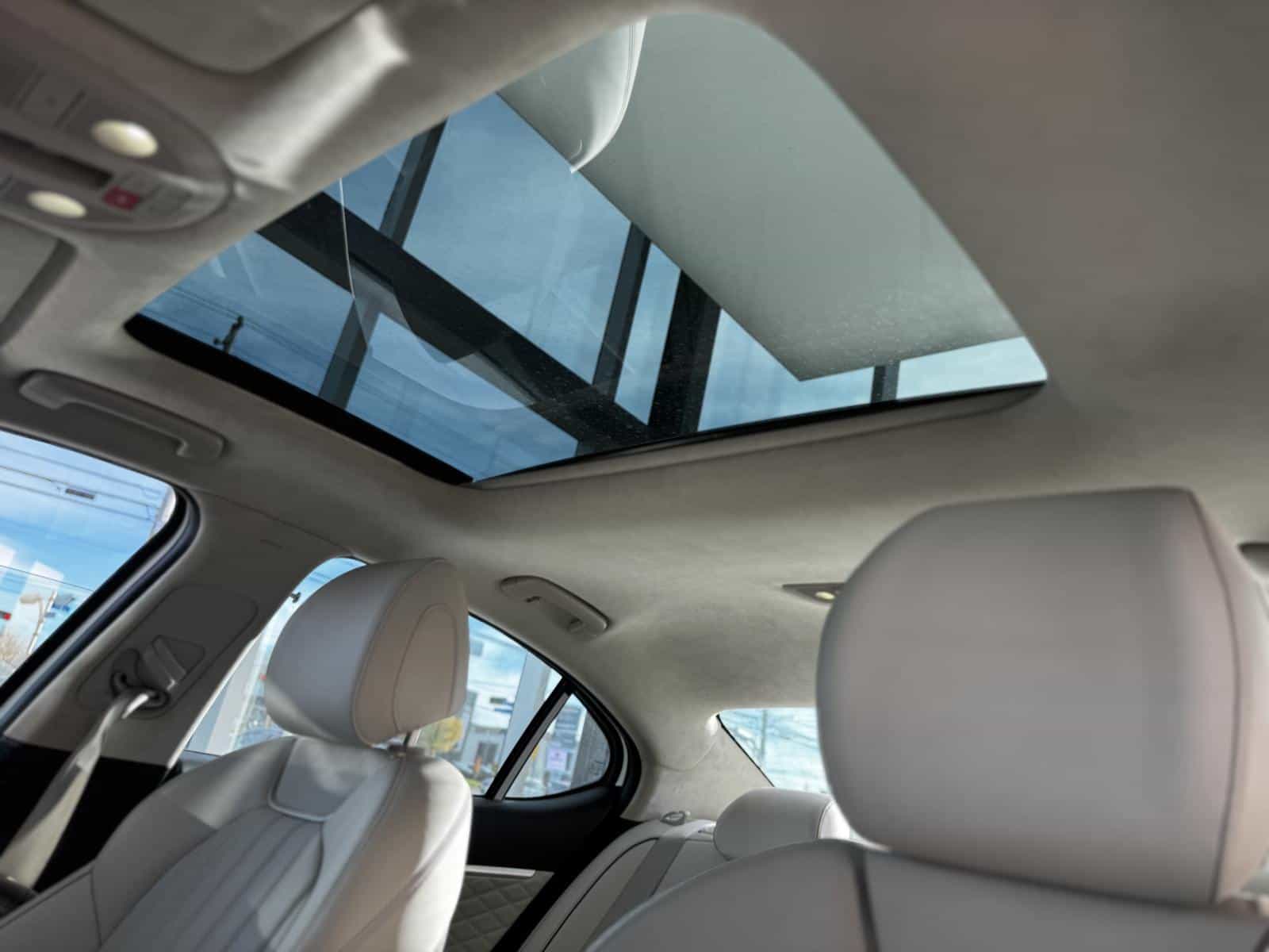 2025 Genesis G70 Prestige 2.5T - Image 15