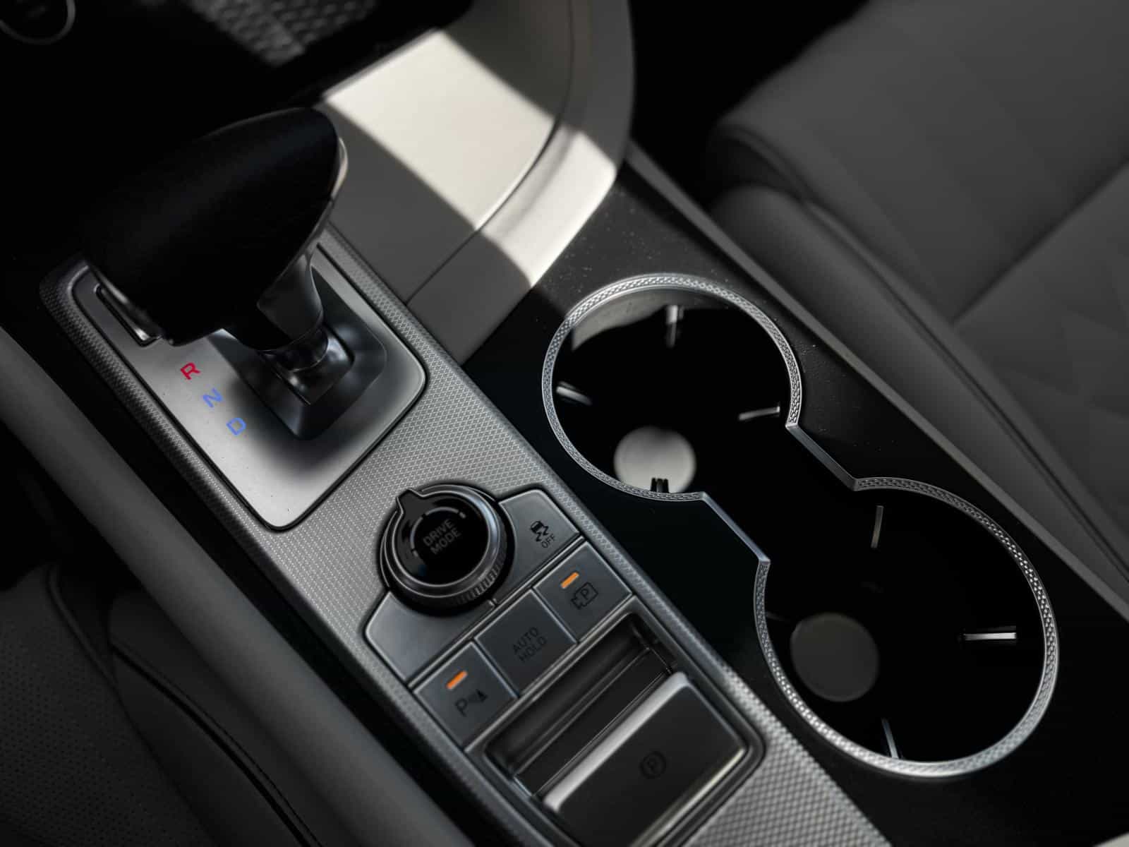 2025 Genesis G70 Prestige 2.5T - Image 23