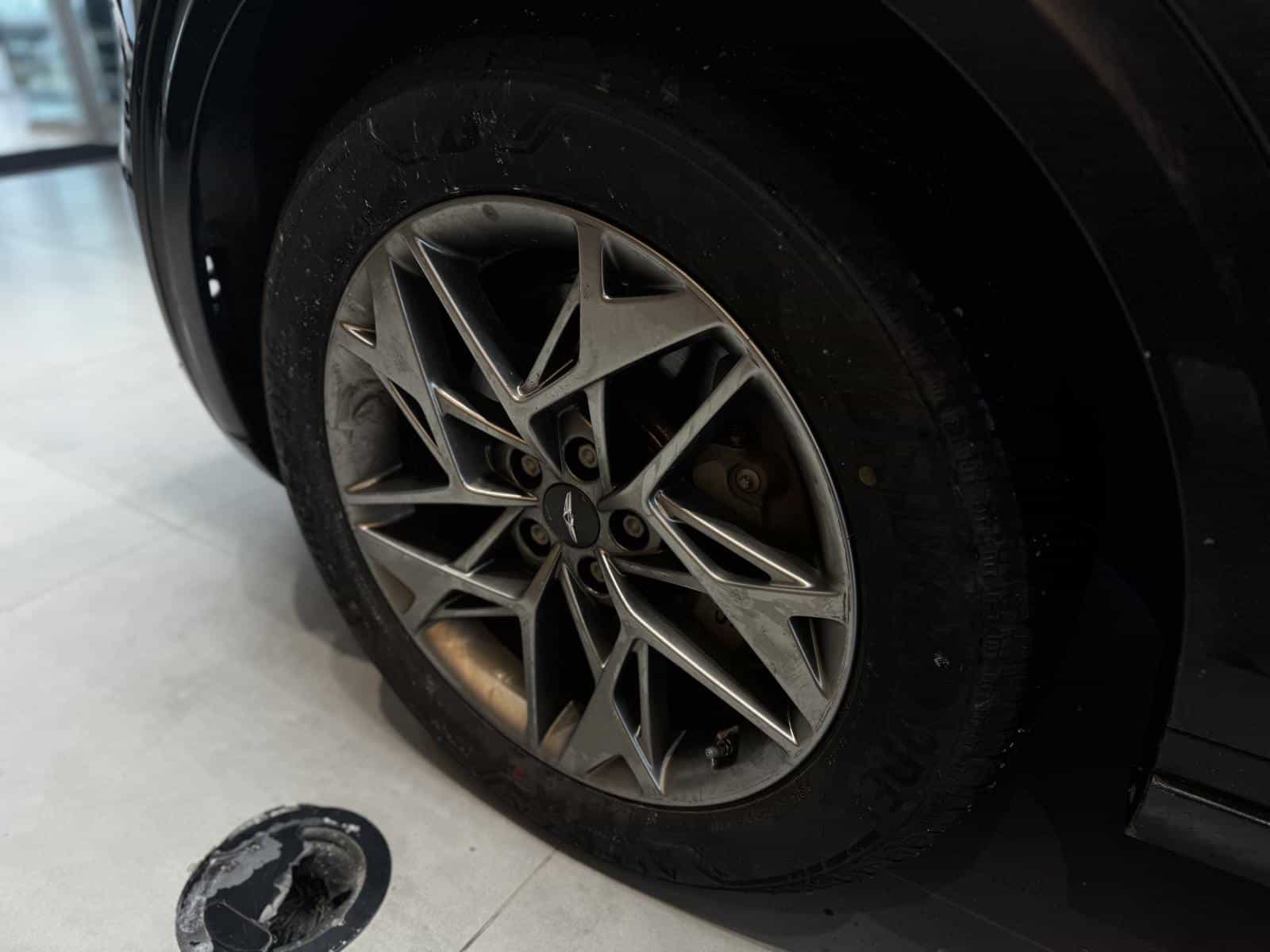 2024 Genesis GV70 Advanced 2.5T - Image 5