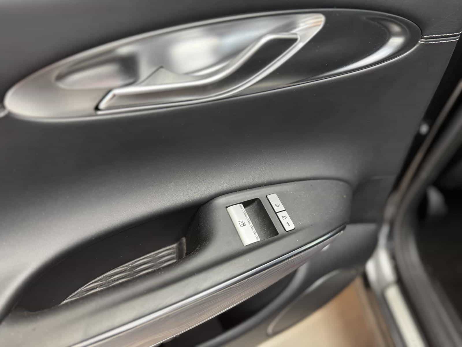 2024 Genesis GV70 Advanced 2.5T - Image 10