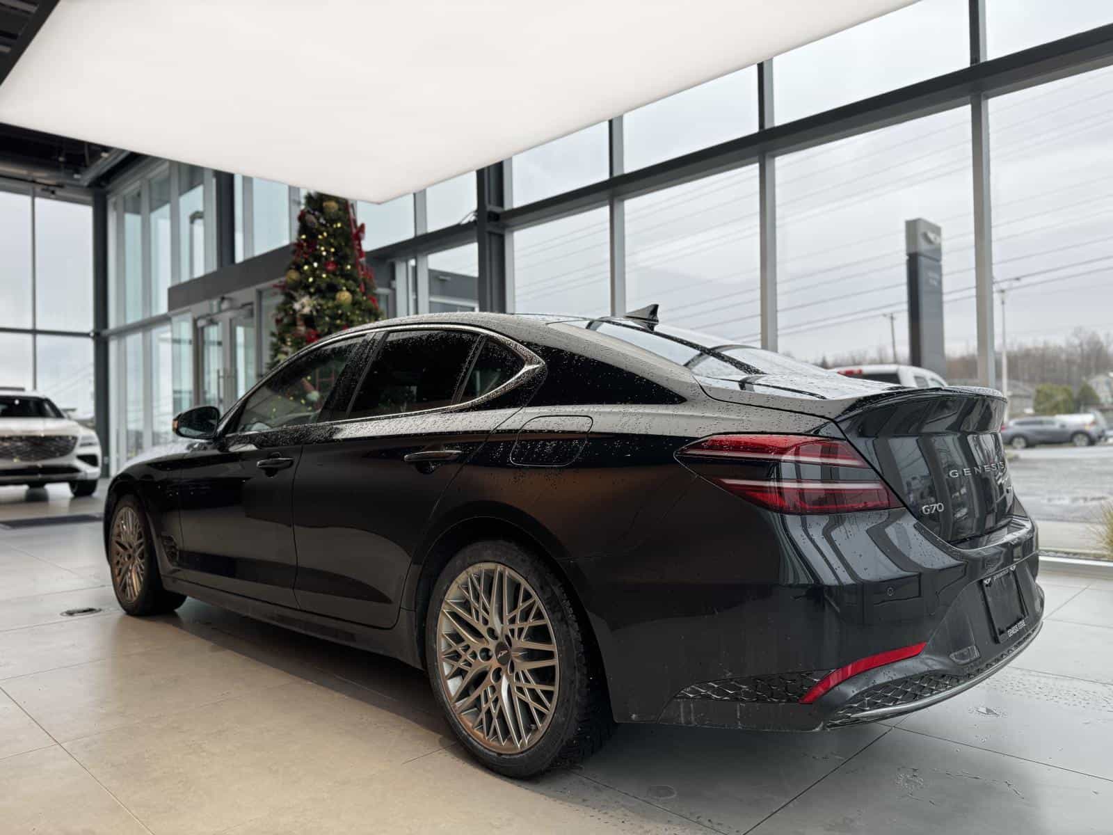 2023 Genesis G70 Advanced 2.0T - Image 5