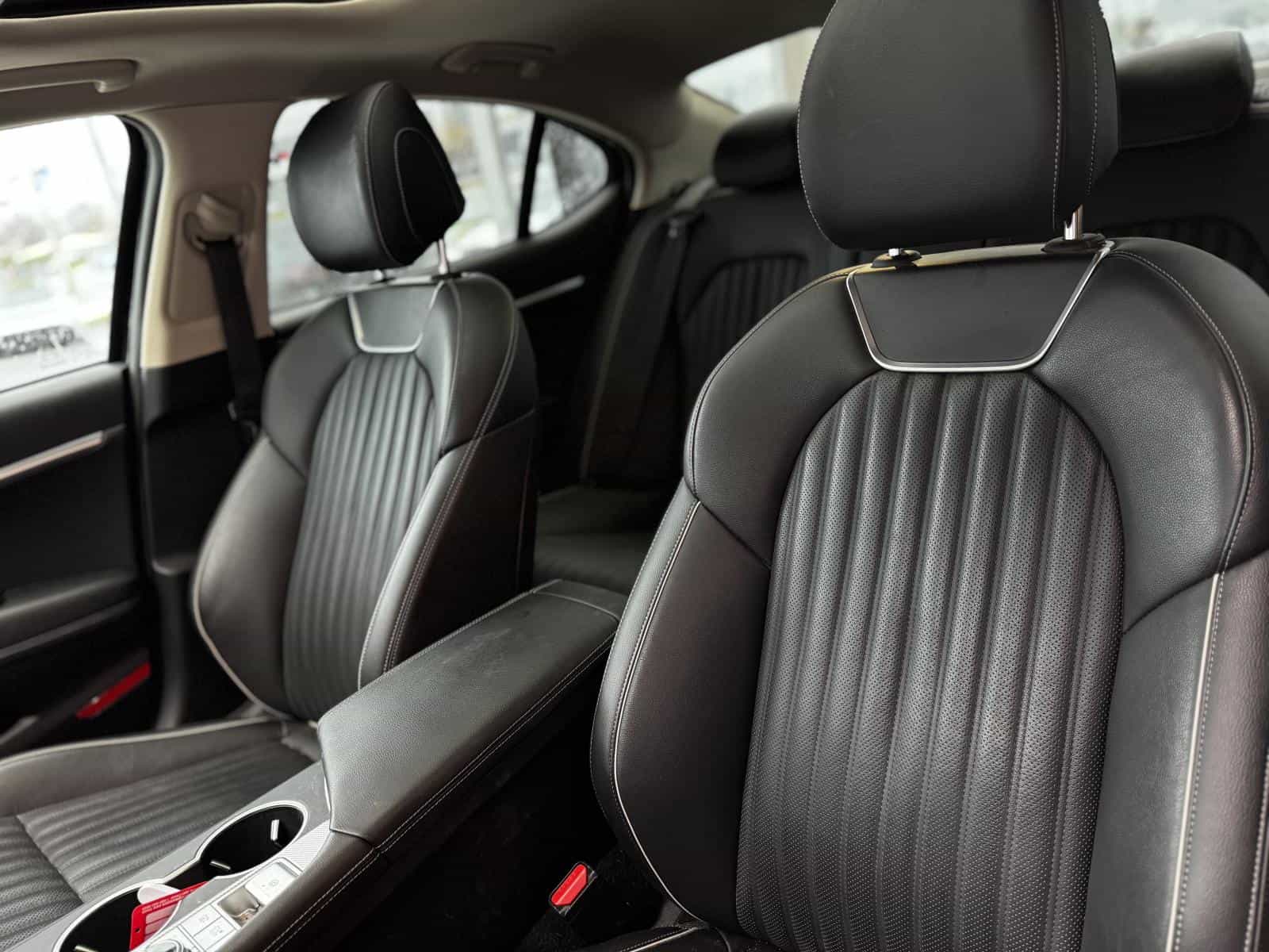 2023 Genesis G70 Advanced 2.0T - Image 14