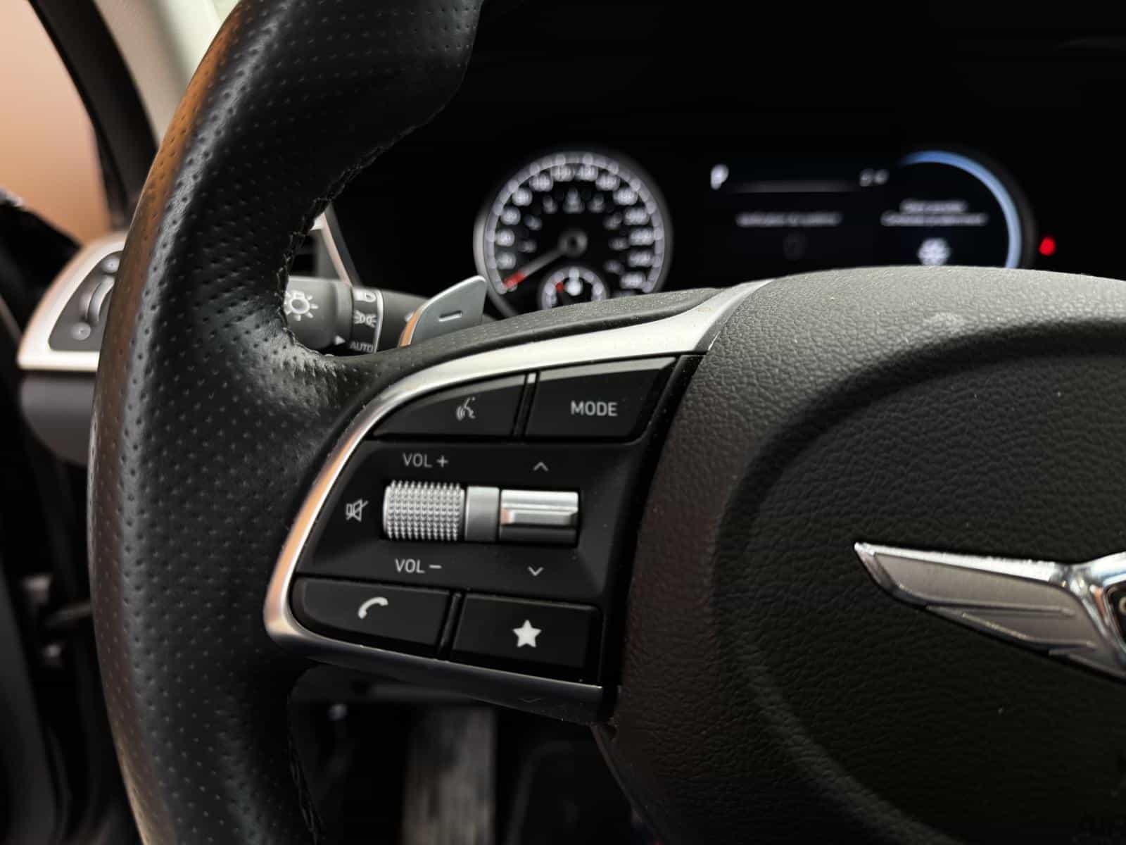 2023 Genesis G70 Advanced 2.0T - Image 16