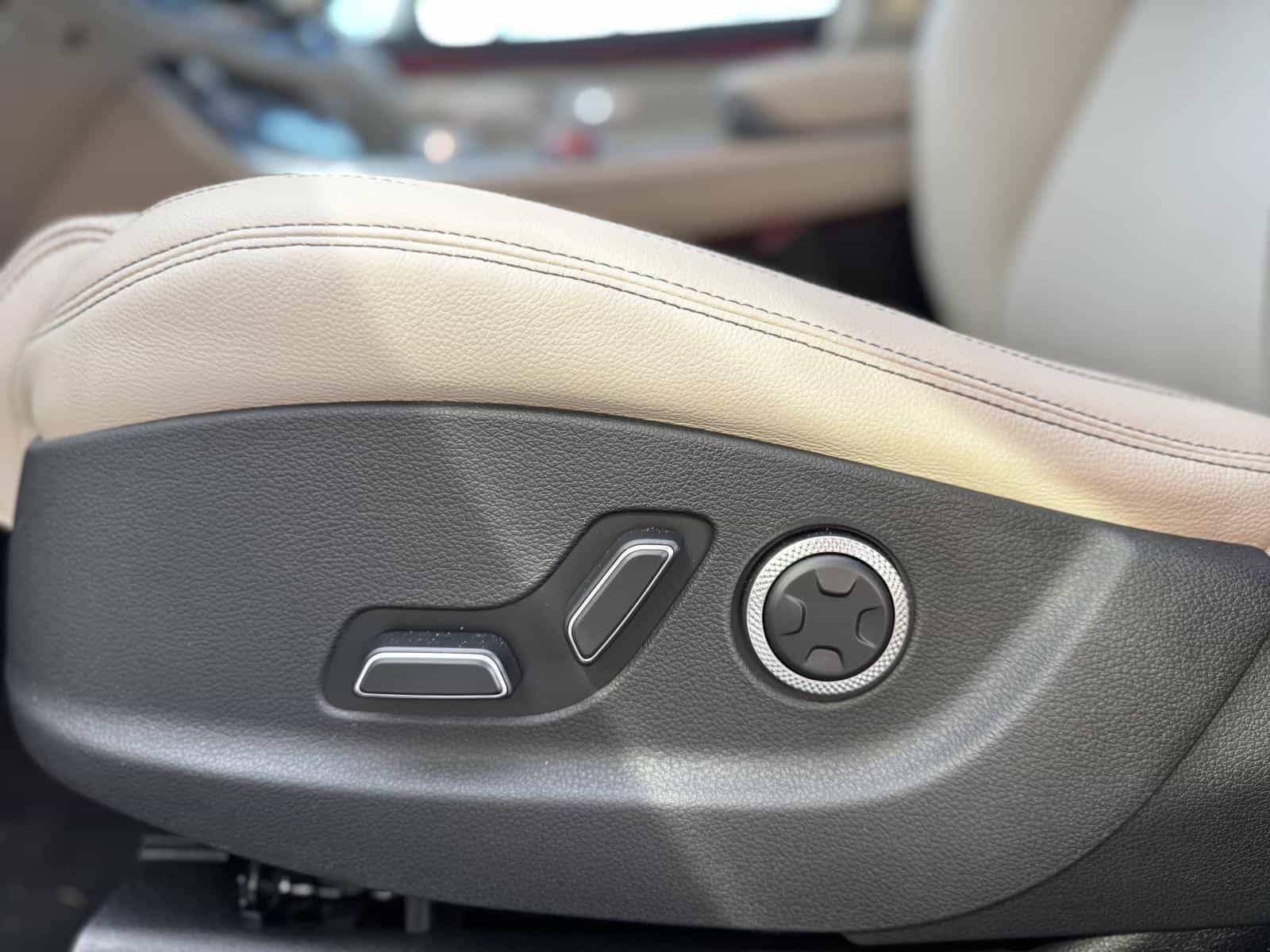 2026 Genesis GV70 Advanced 2.5T - Image 12