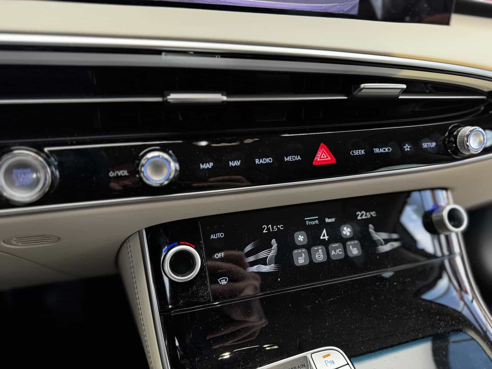 2026 Genesis GV70 Advanced 2.5T - Image 19