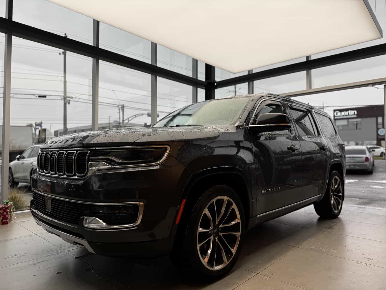 2022 Jeep Wagoneer Series III - Image 4