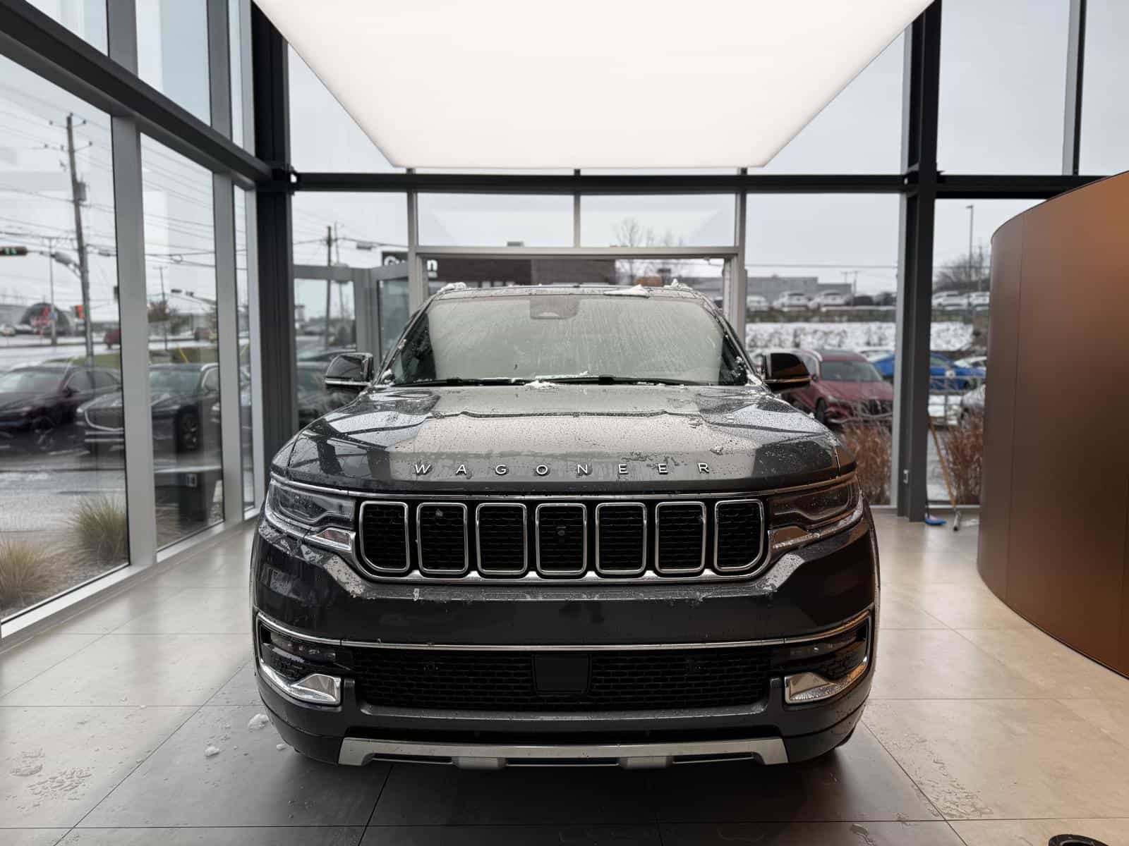 2022 Jeep Wagoneer Series III - Image 3