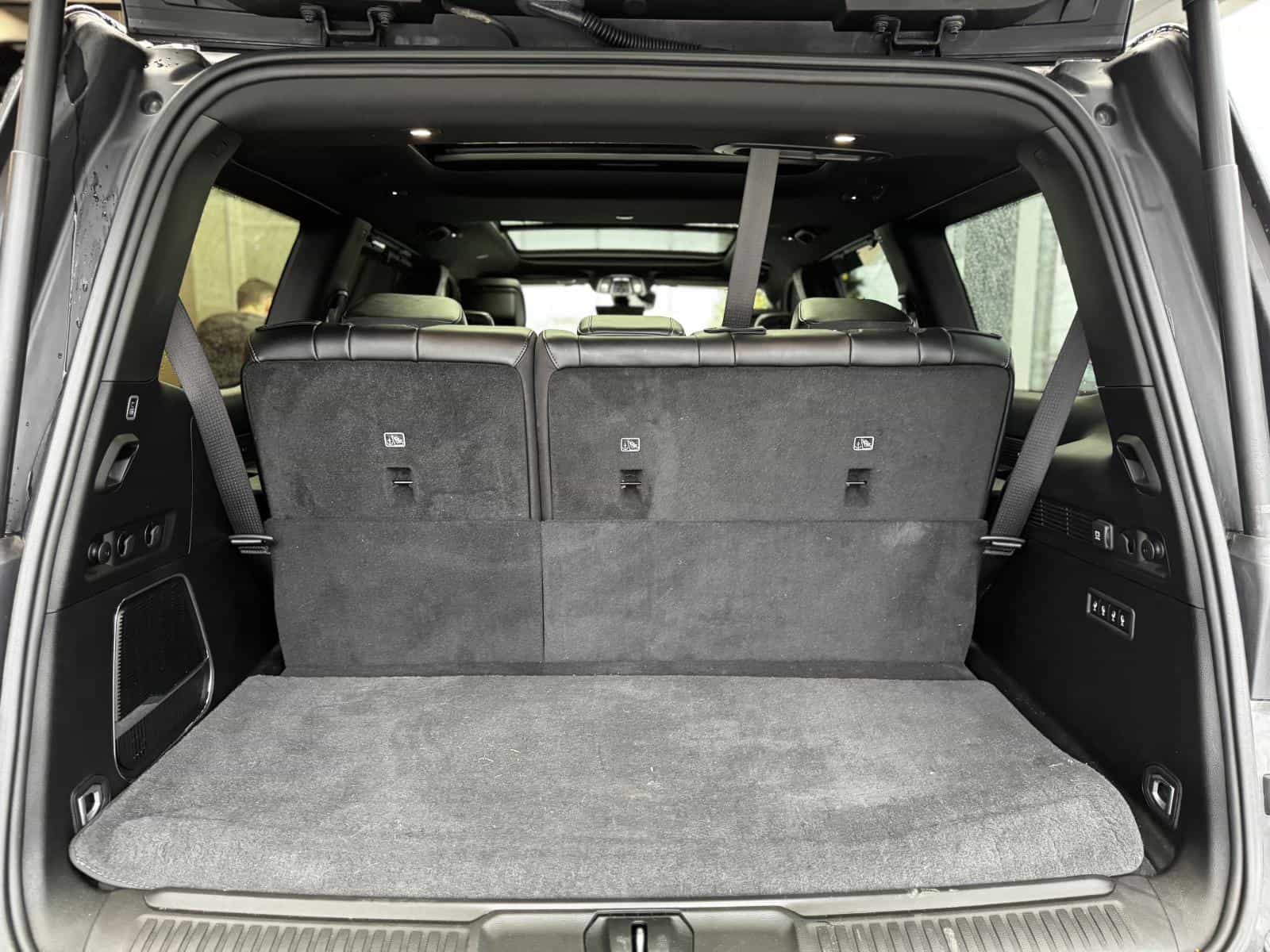 2022 Jeep Wagoneer Series III - Image 9