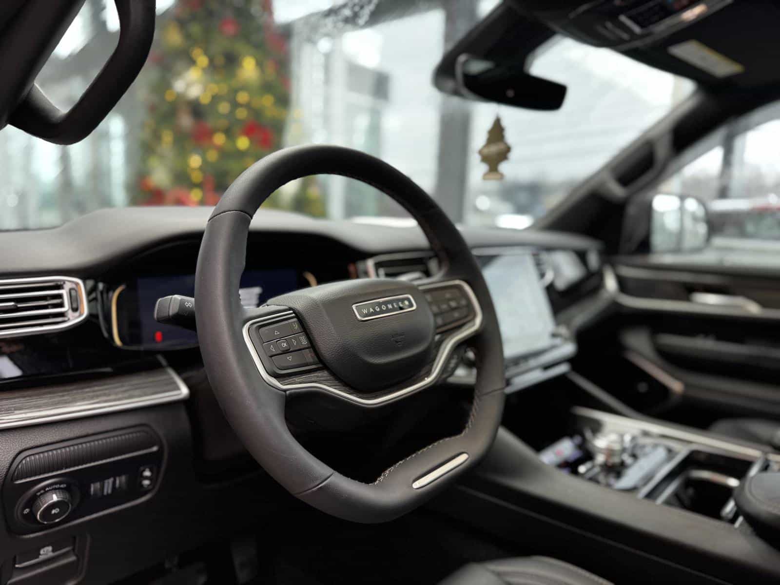 2022 Jeep Wagoneer Series III - Image 17