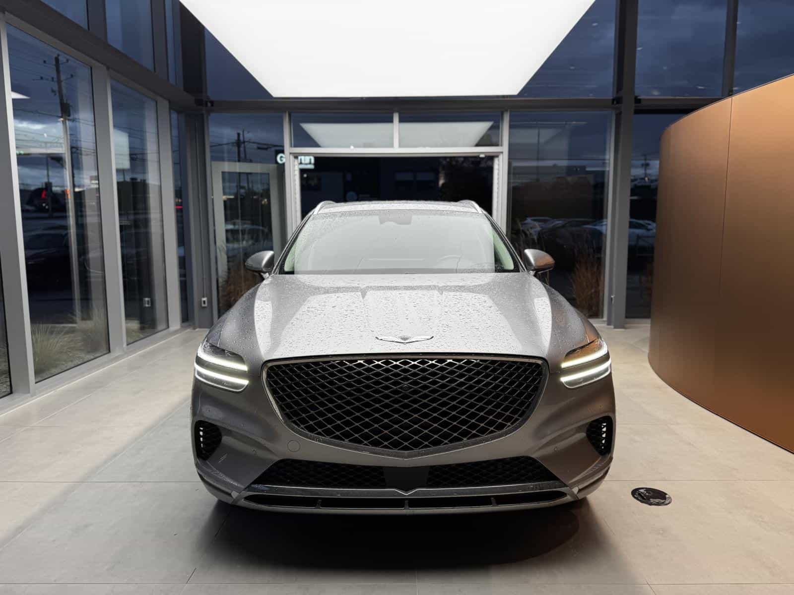 2023 Genesis GV70 2.5T Advanced Plus - Image 3
