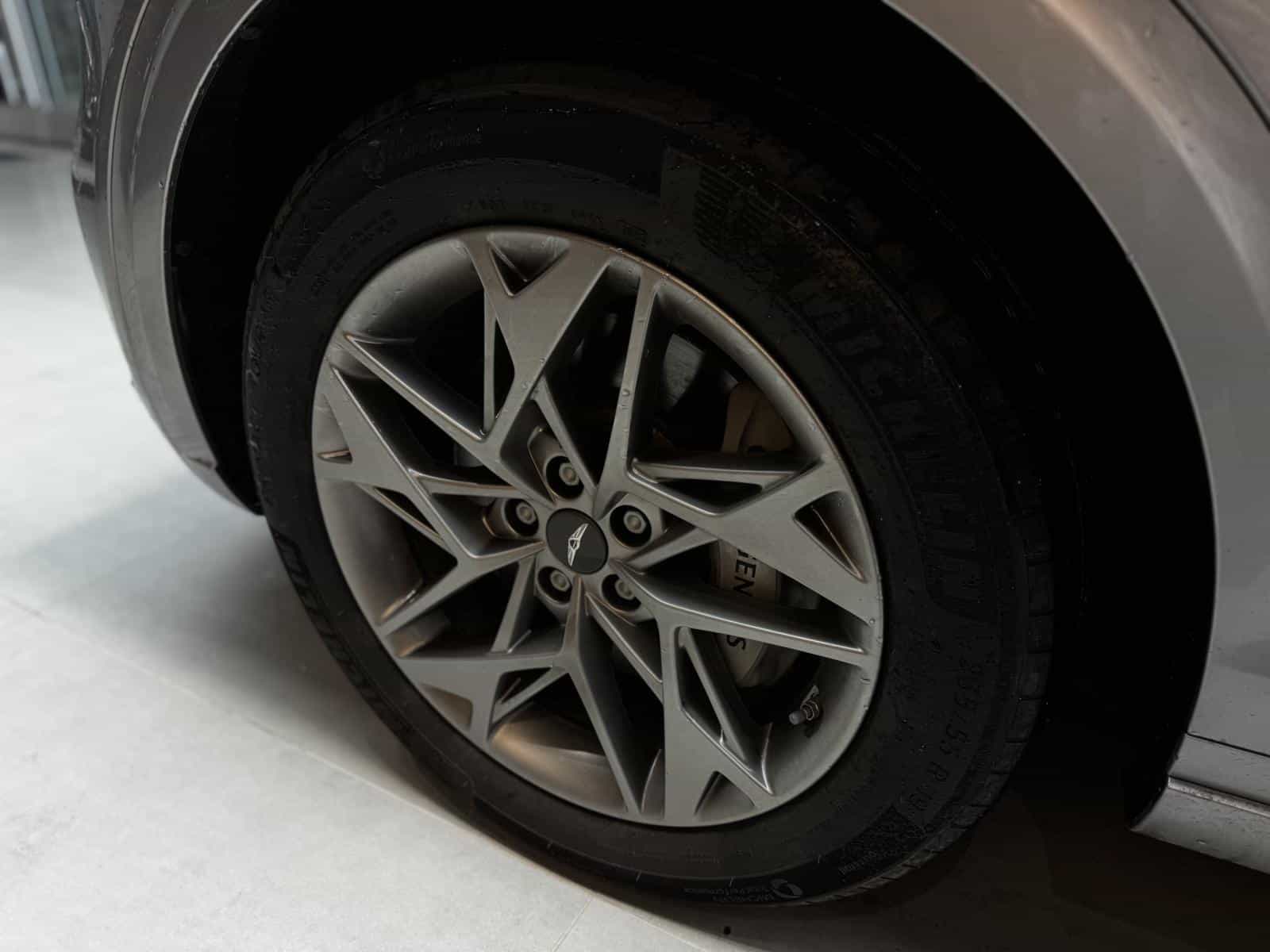 2023 Genesis GV70 2.5T Advanced Plus - Image 5