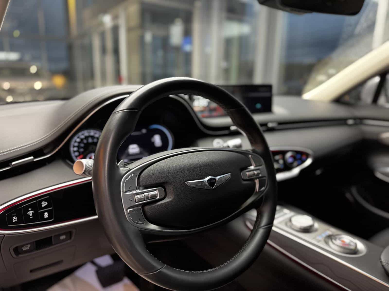 2023 Genesis GV70 2.5T Advanced Plus - Image 17