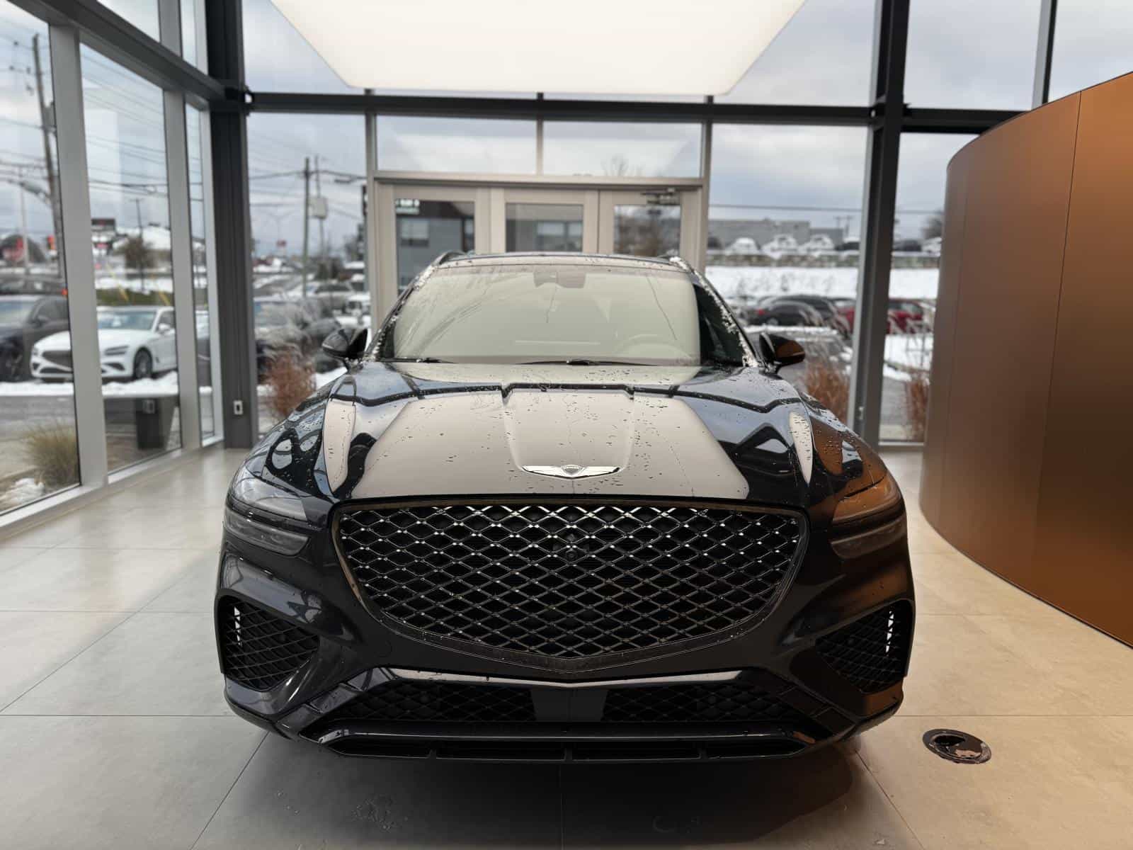 2022 Genesis GV70 Prestige 2.5T - Image 3