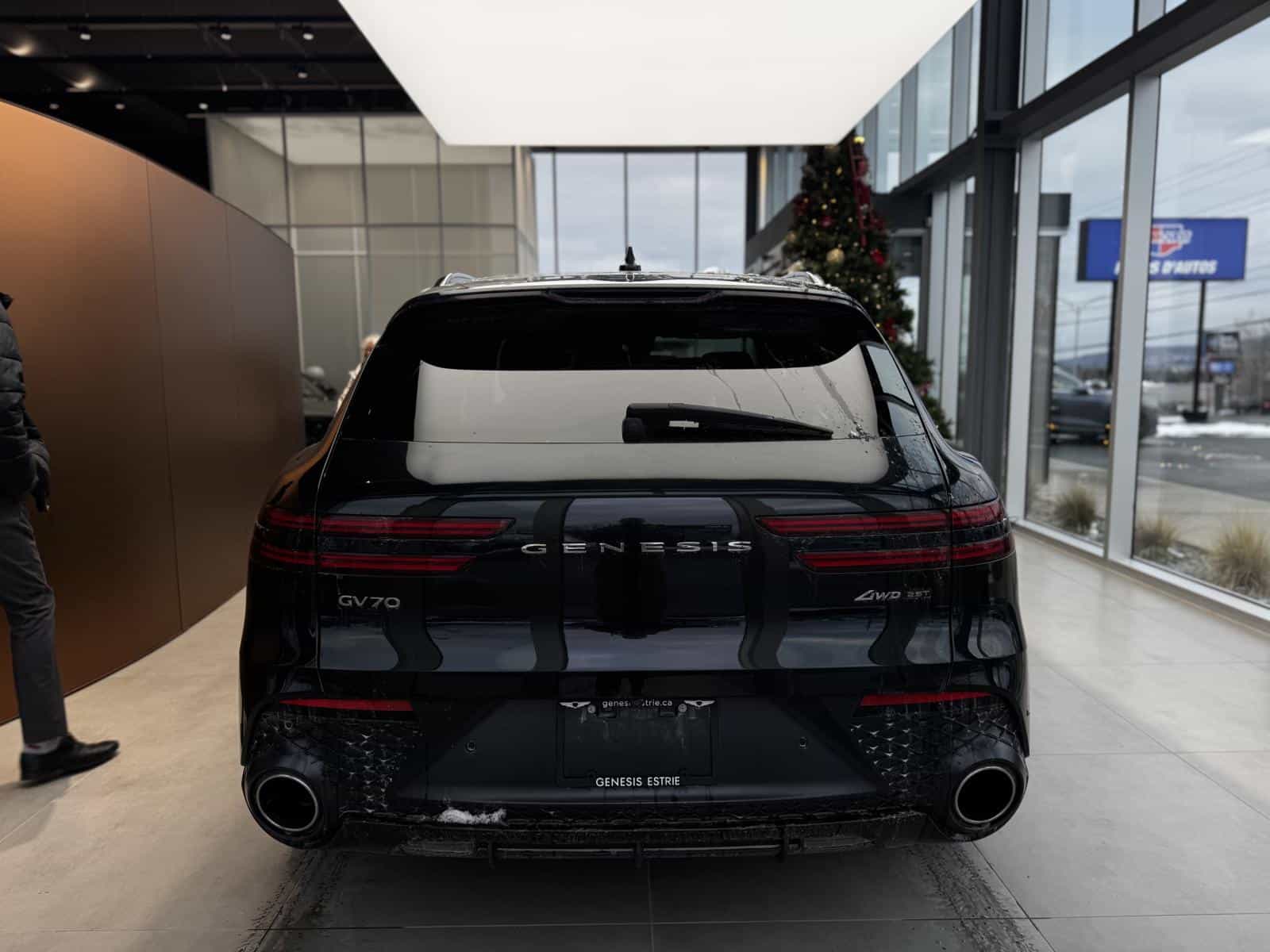 2022 Genesis GV70 Prestige 2.5T - Image 7