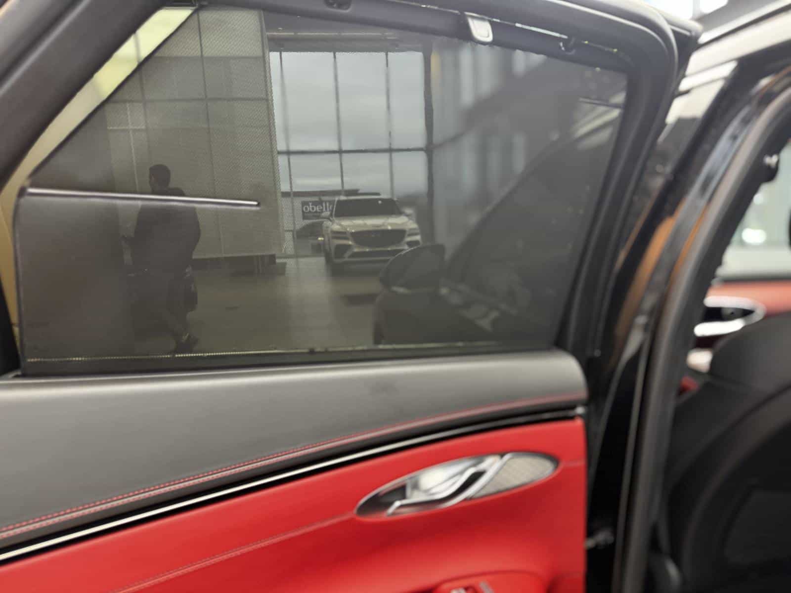 2022 Genesis GV70 Prestige 2.5T - Image 9