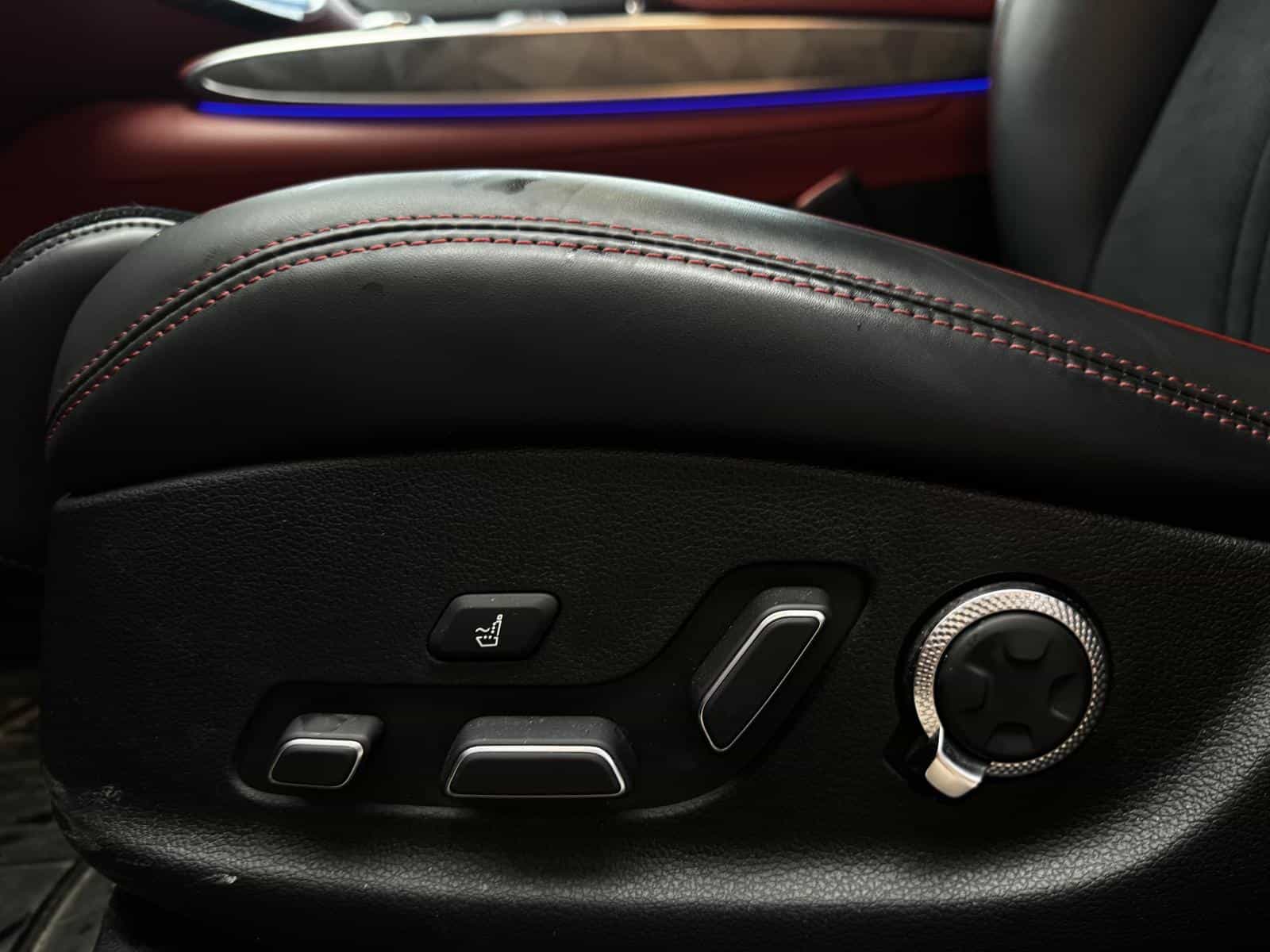 2022 Genesis GV70 Prestige 2.5T - Image 11